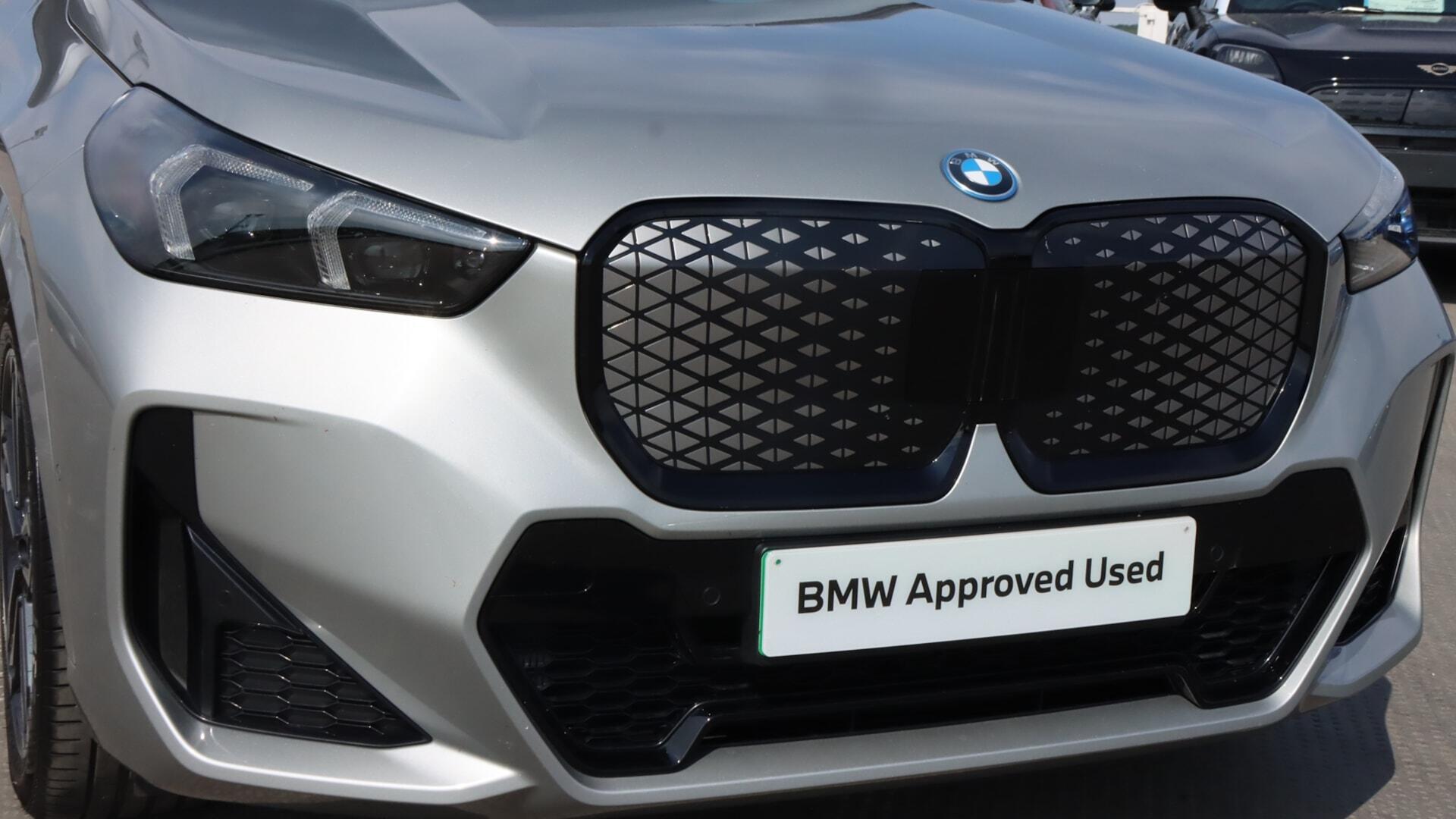 BMW Ix1 view 26