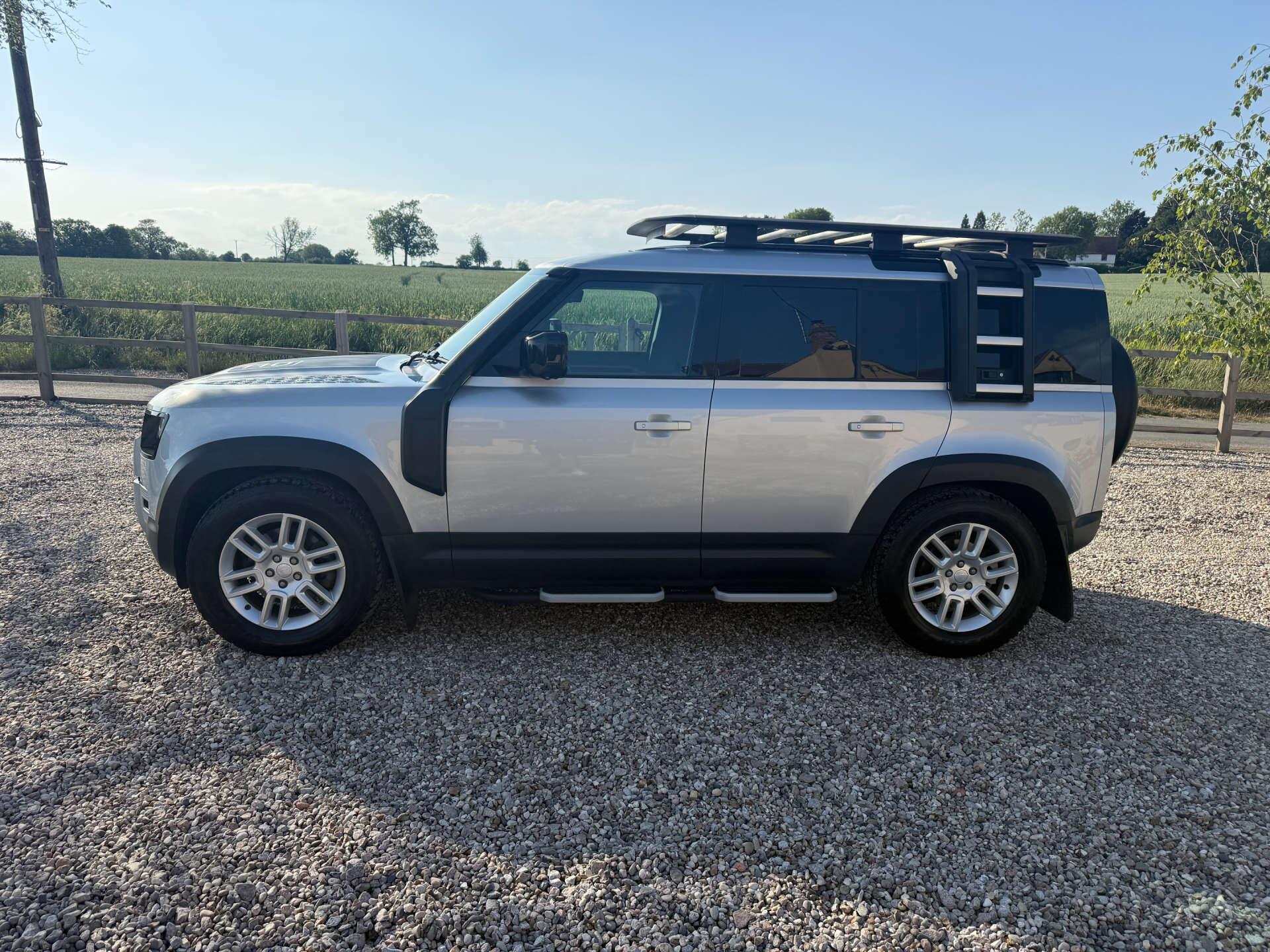 Land Rover Defender view 5