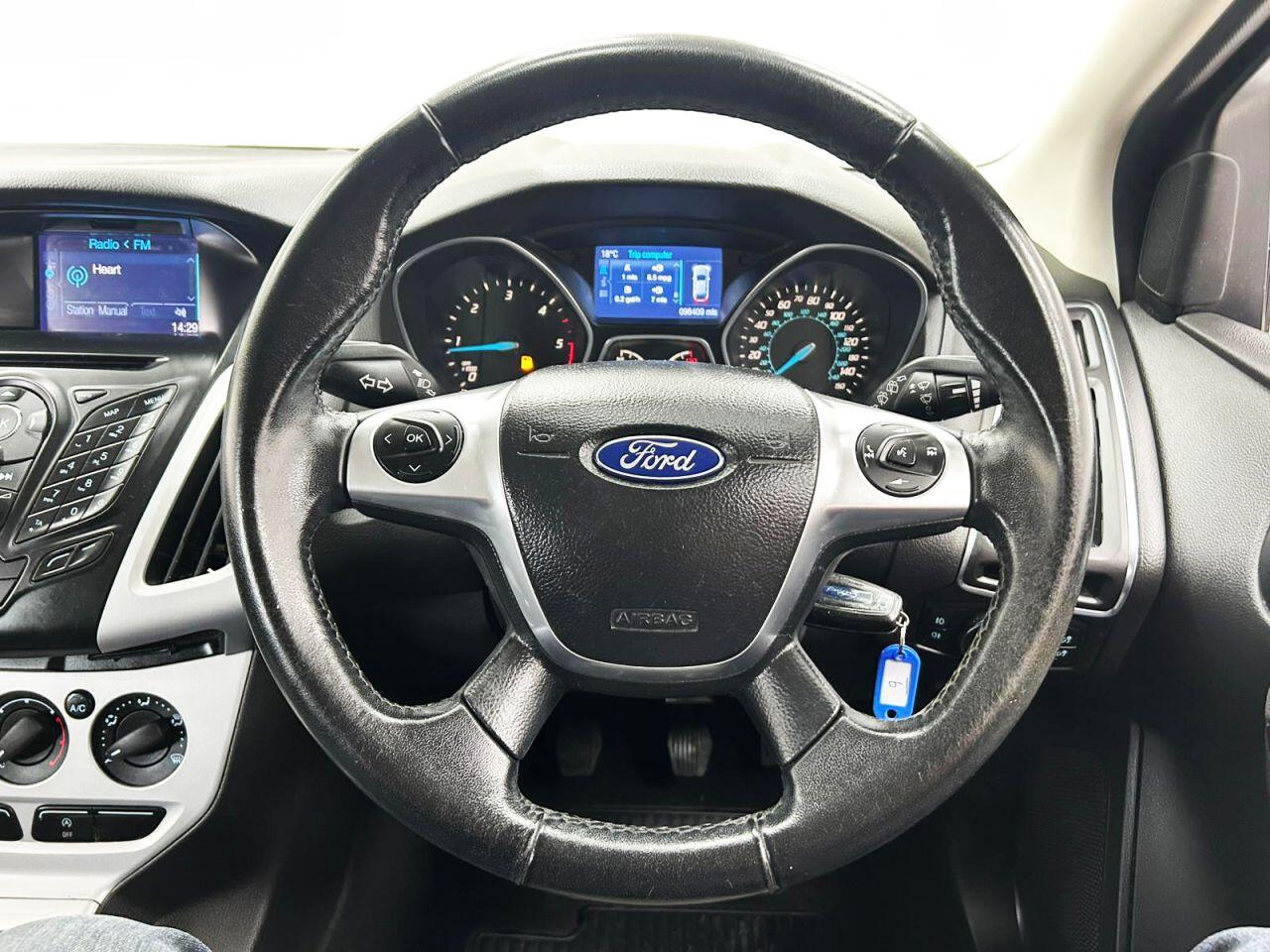 Ford Focus view 19