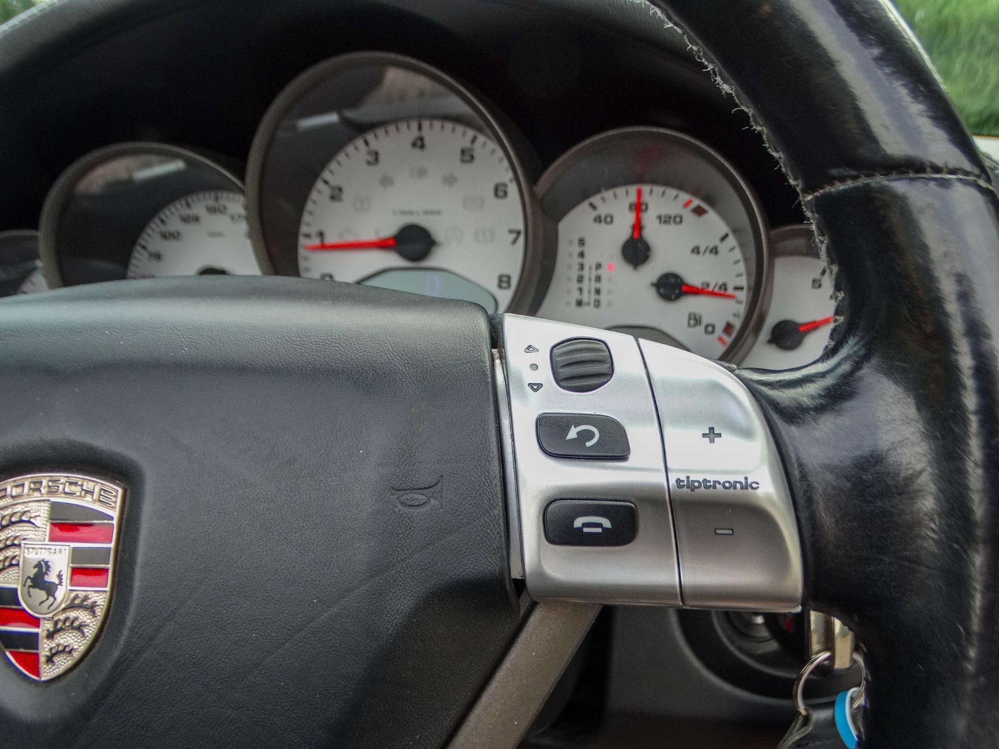 Porsche 911 view 25