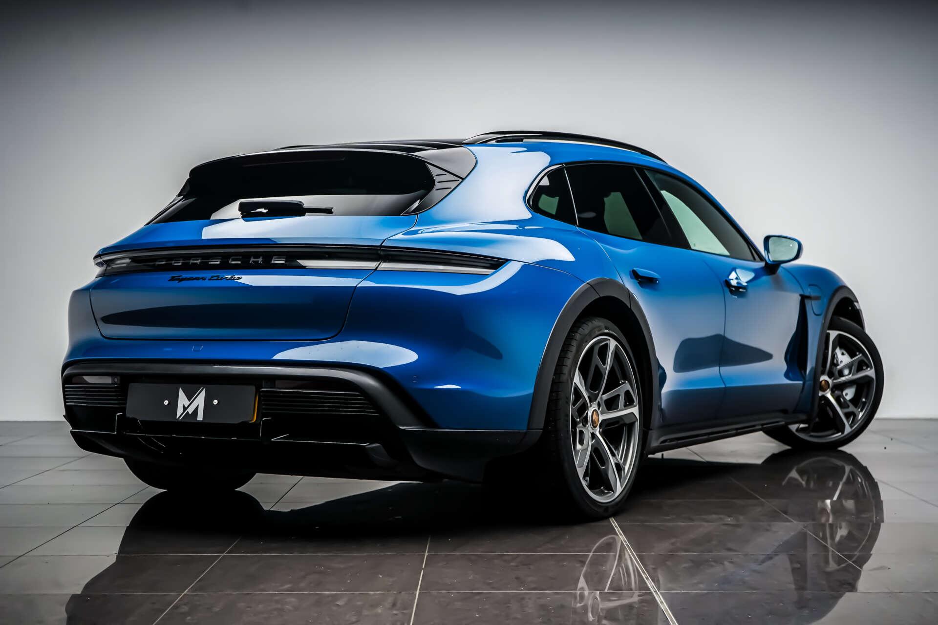 Porsche Taycan view 14