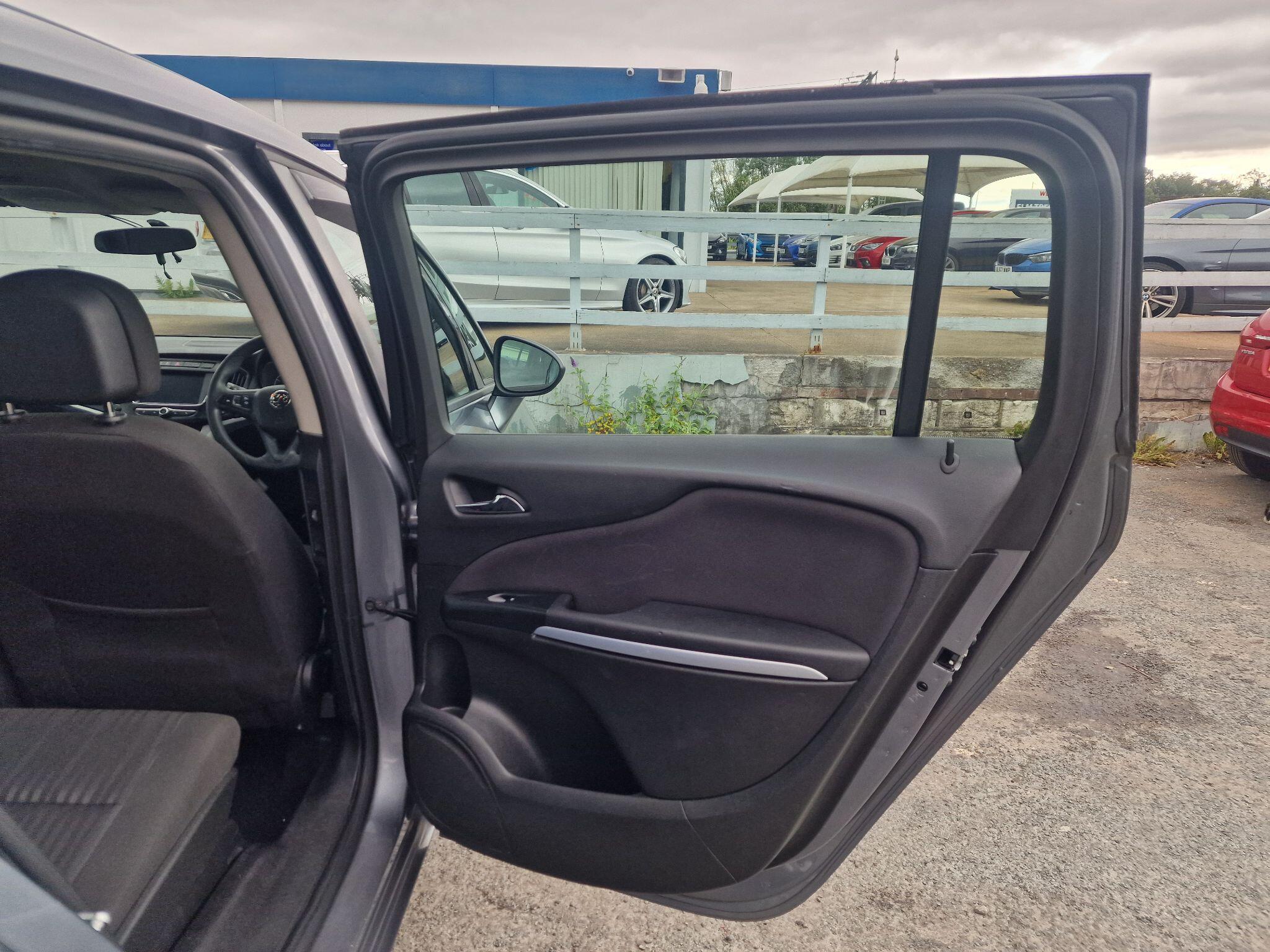 Vauxhall Zafira Tourer view 42