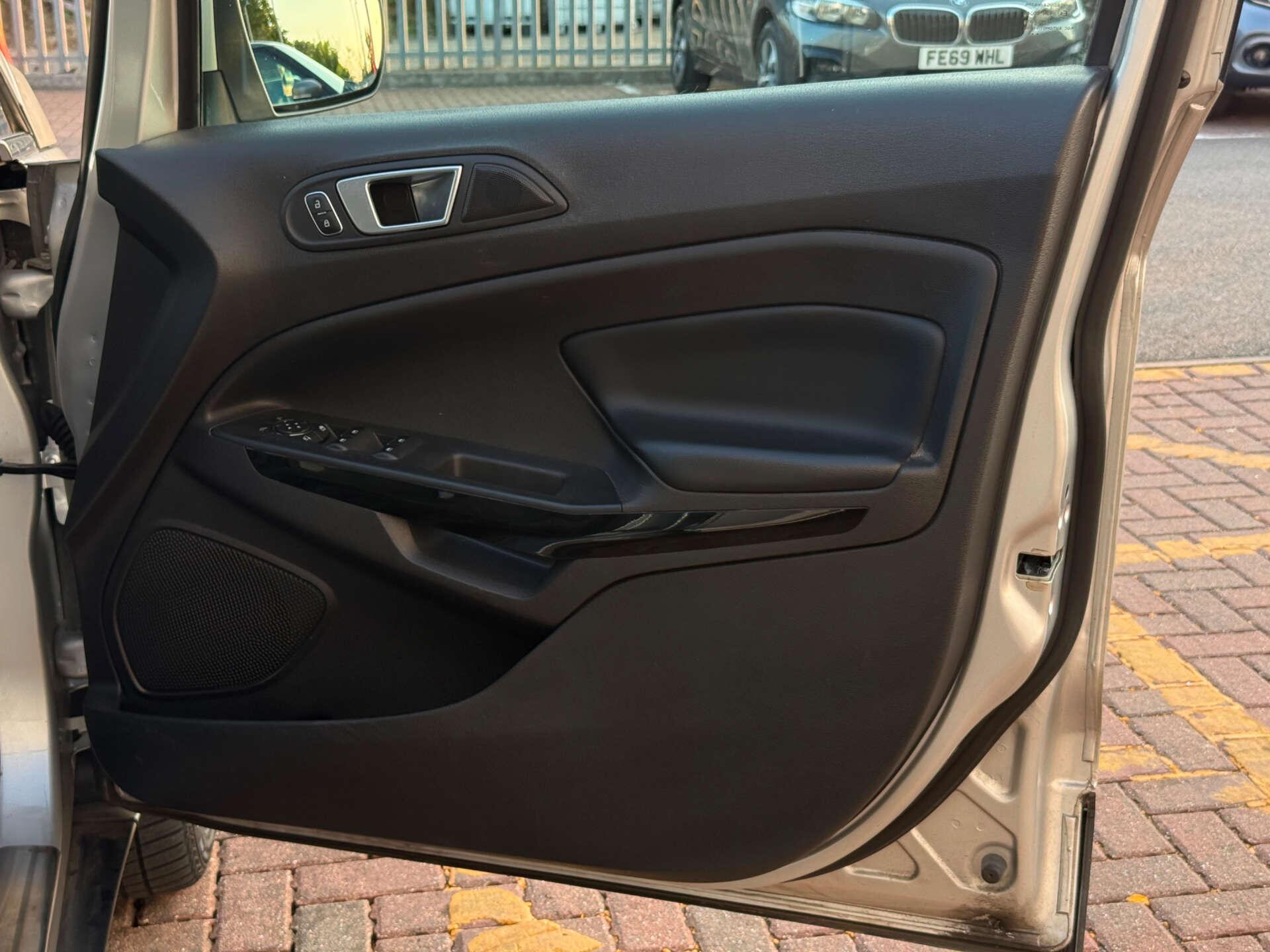 Ford Ecosport view 22