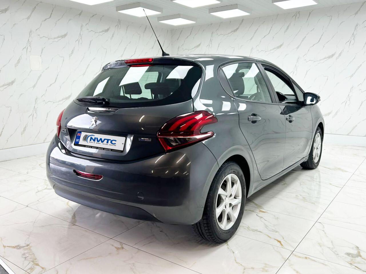 Peugeot 208 view 22