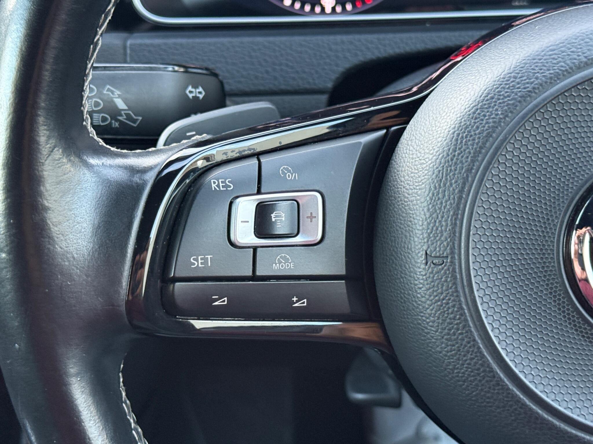 Volkswagen Golf - Image 59