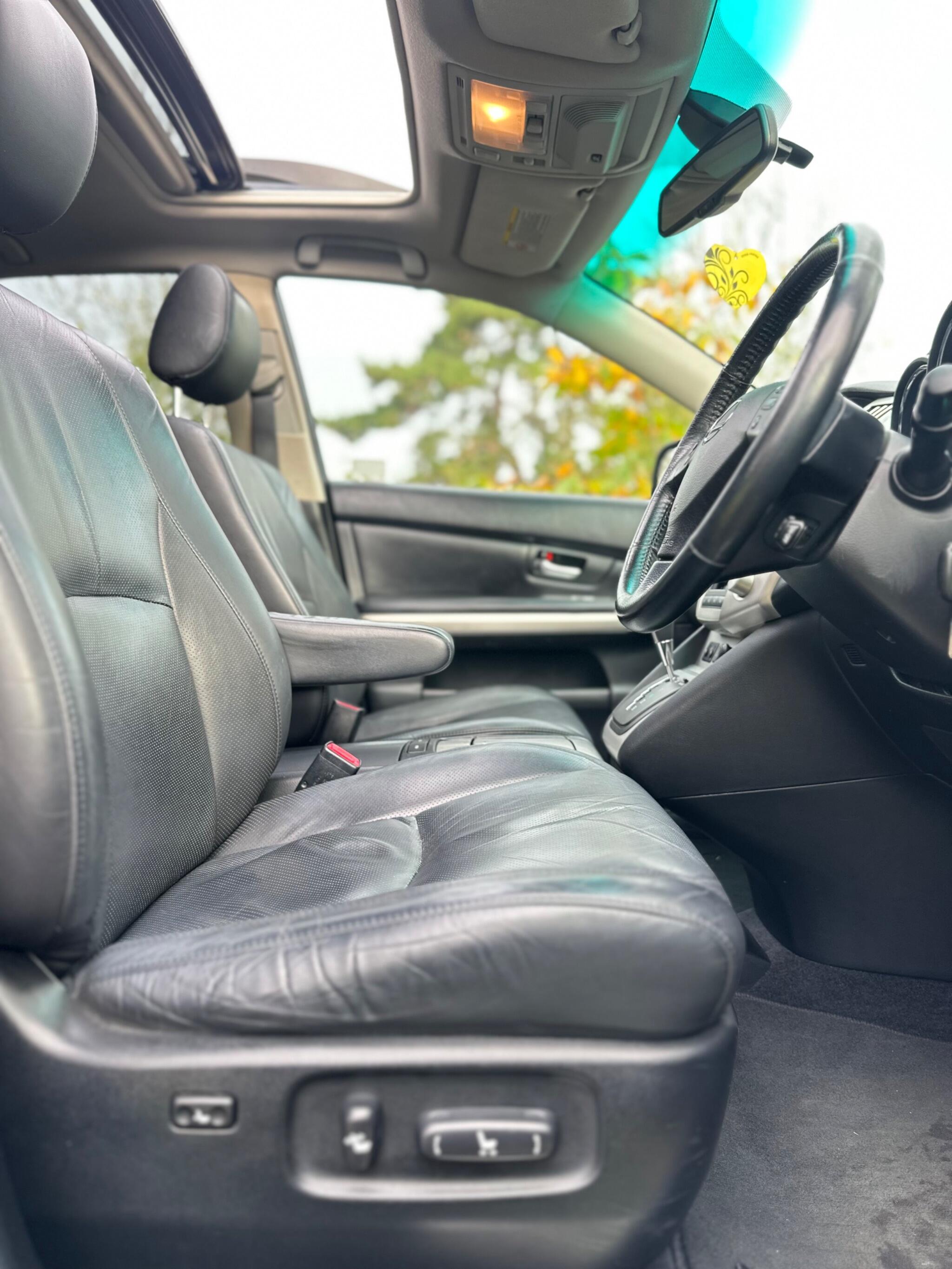 2009 Lexus RX image 17