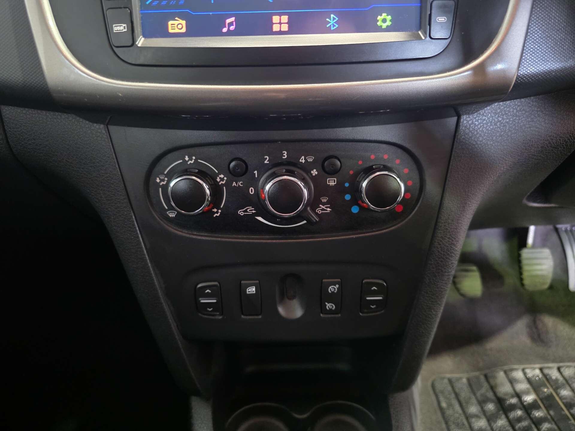 Dacia Sandero view 22