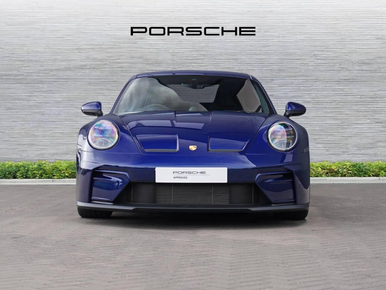 Porsche 911 view 6