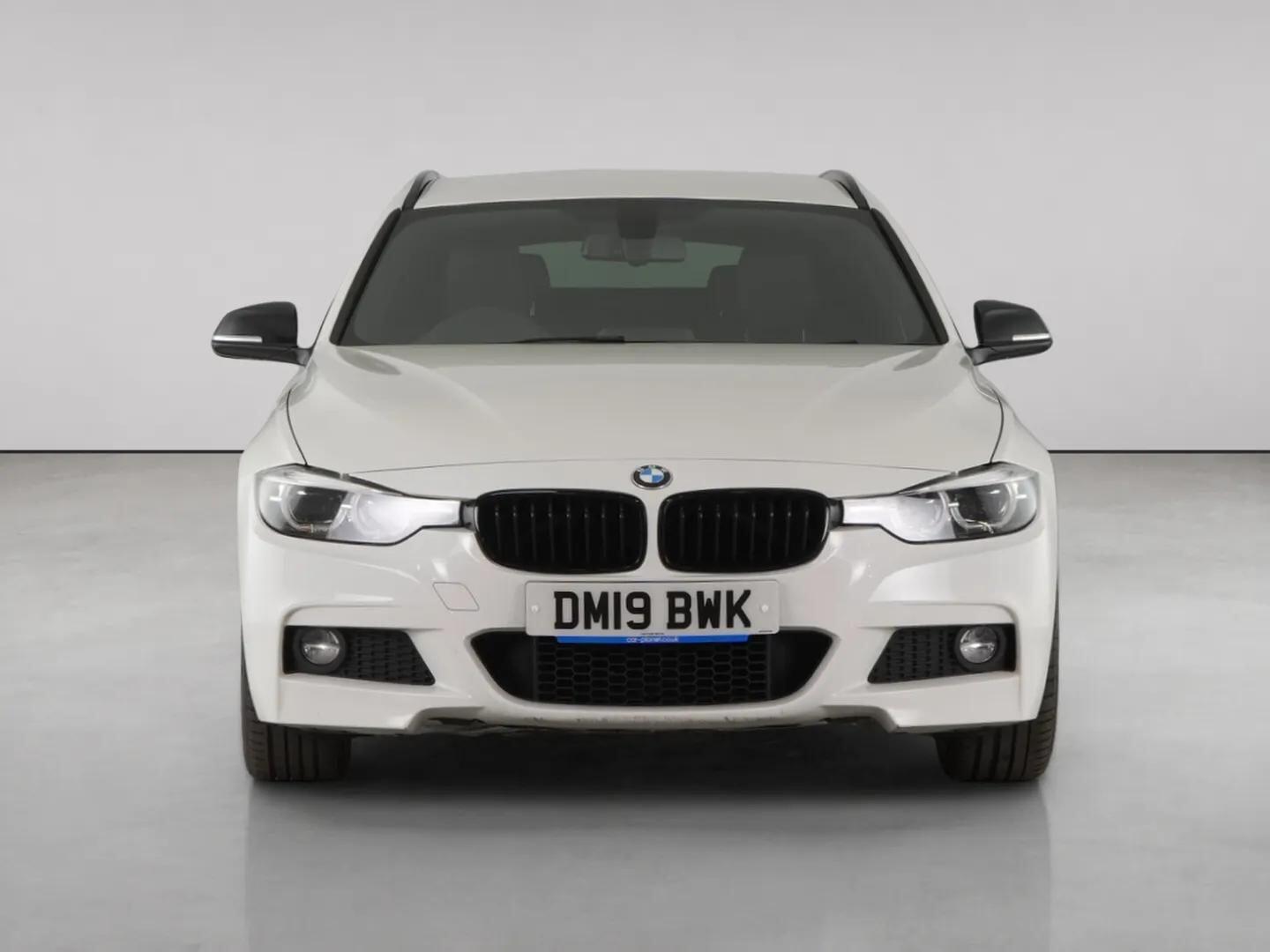 BMW 3 Series view 5