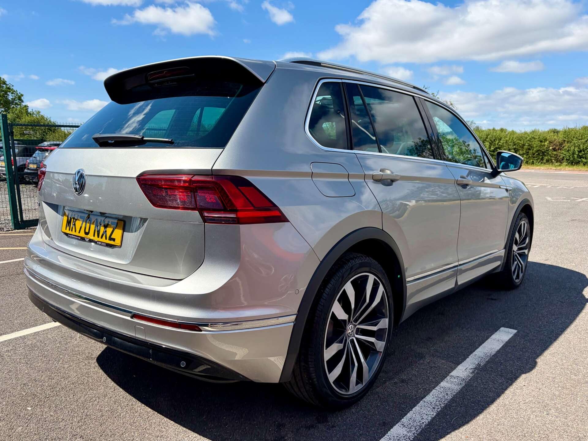 Volkswagen Tiguan view 8