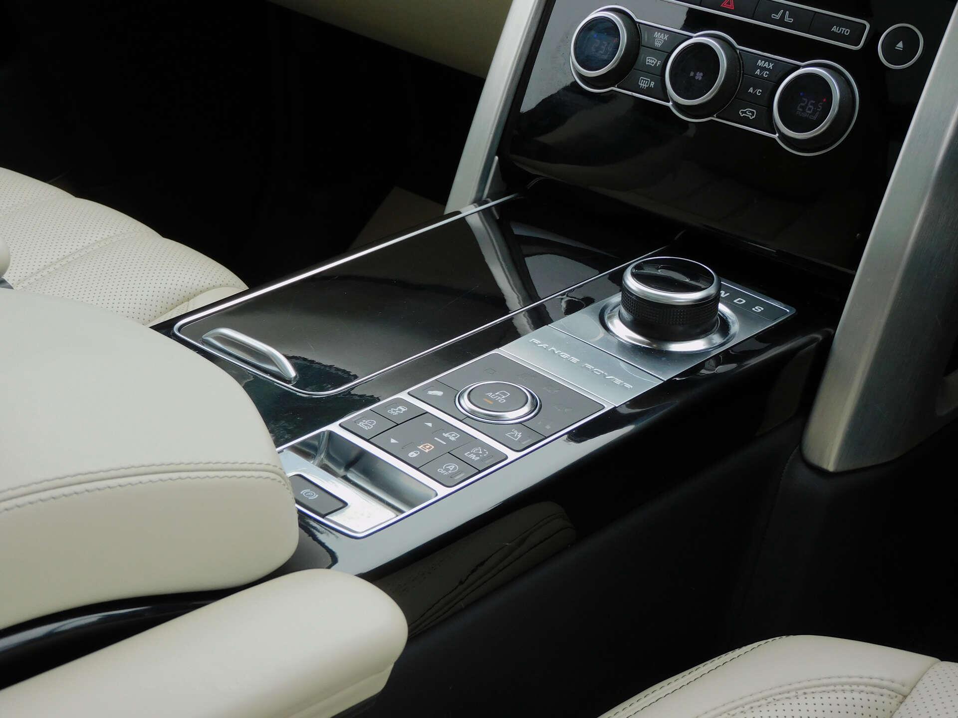 Land Rover Range Rover view 20