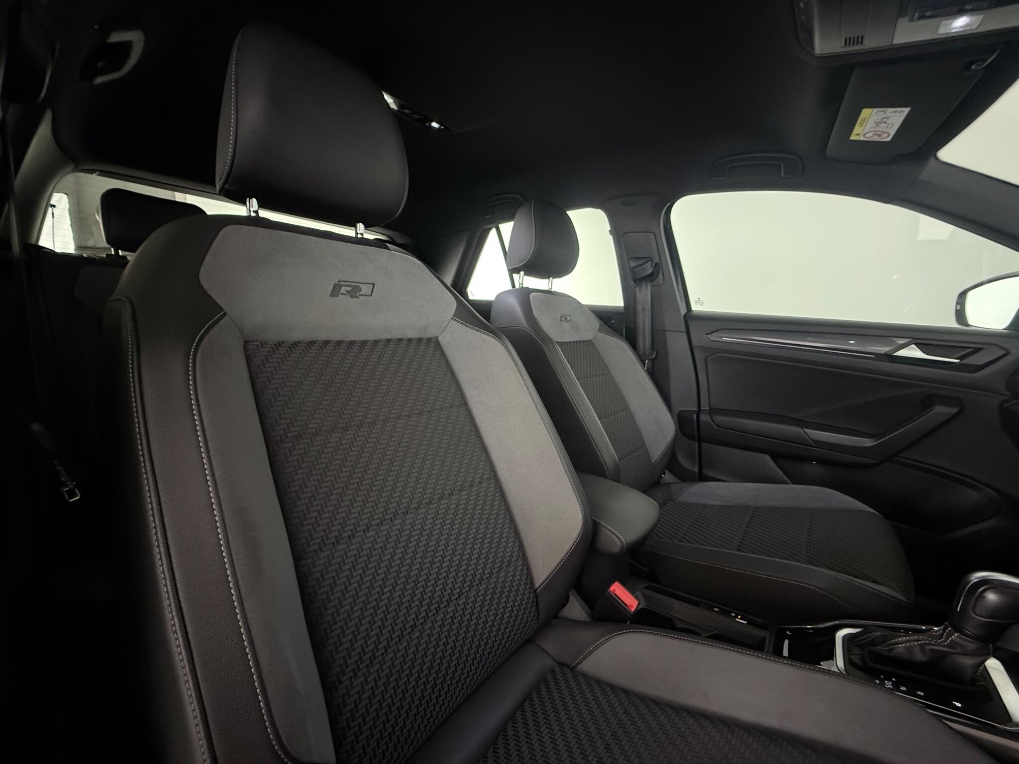 Volkswagen T-Roc view 30