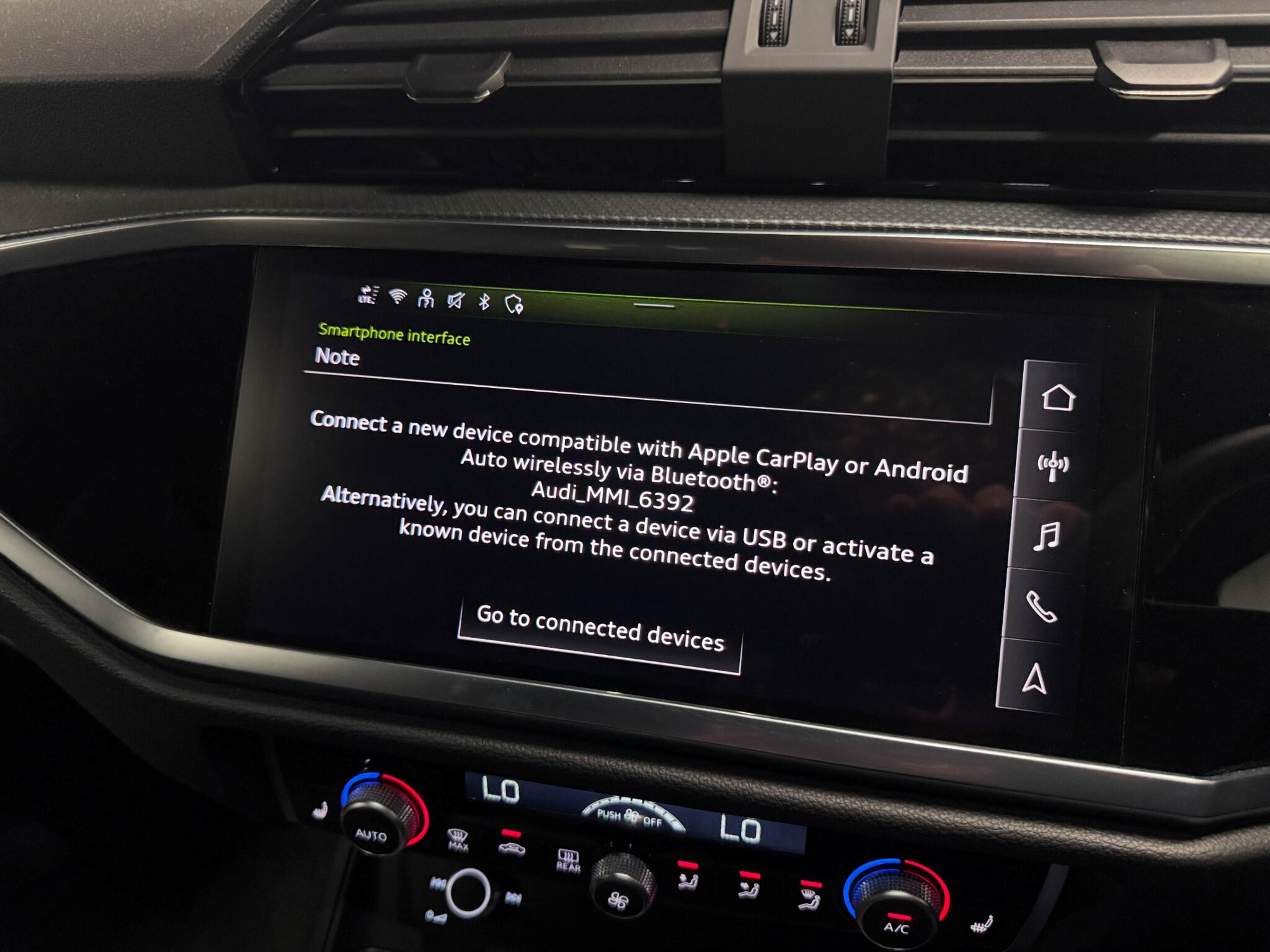Audi Q3 view 9