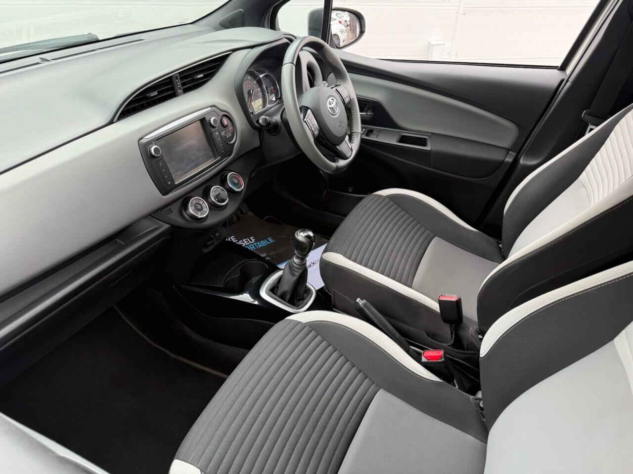 Toyota Yaris view 12
