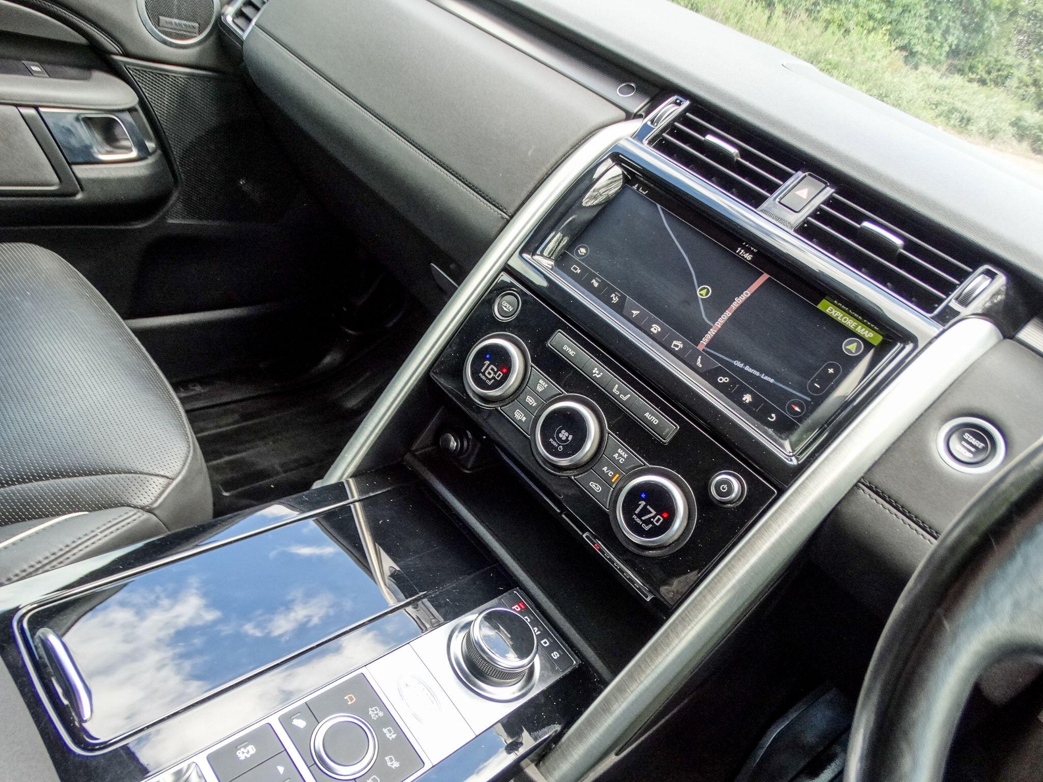 Land Rover Discovery 3 view 6