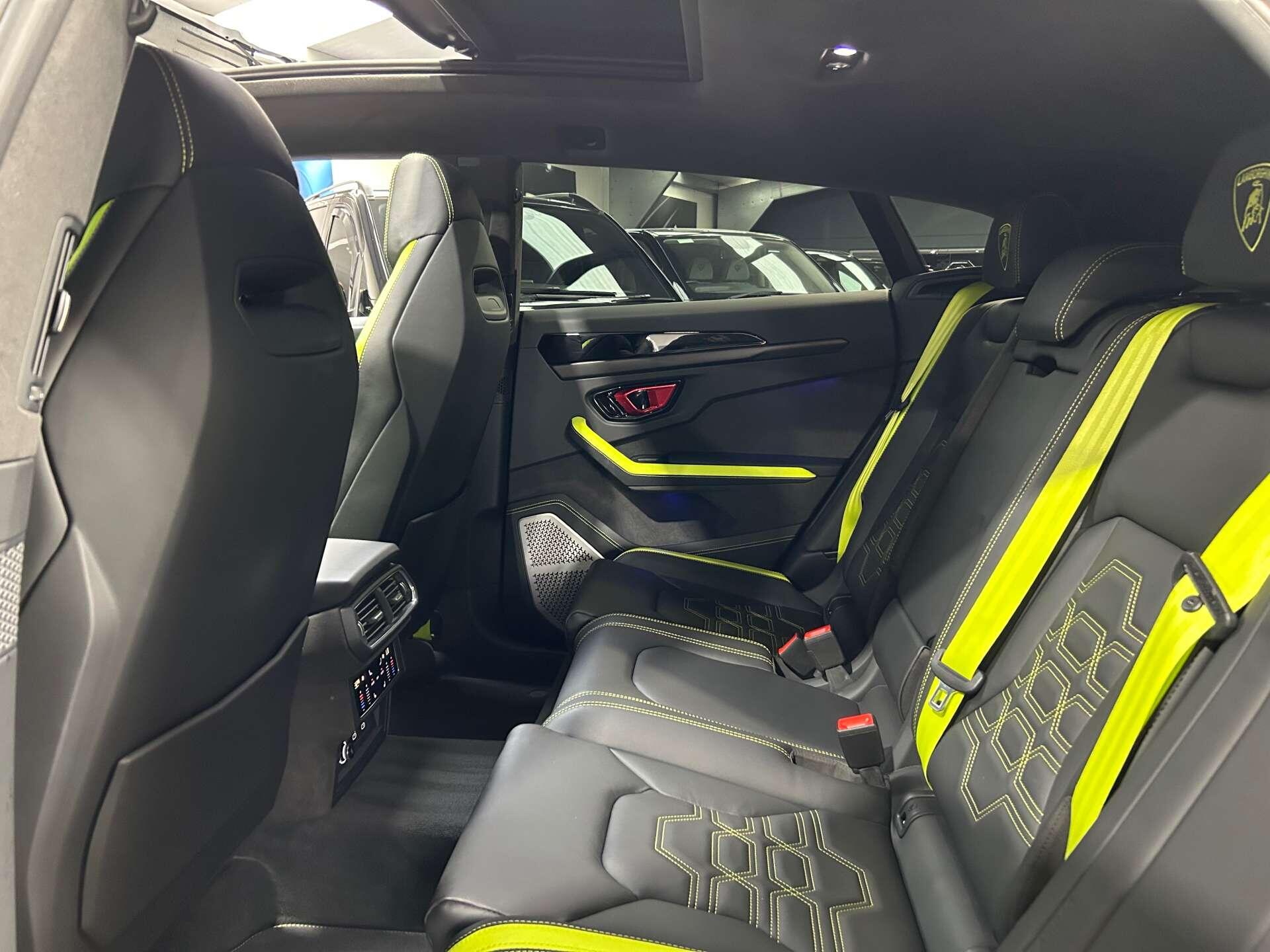Lamborghini Urus view 49