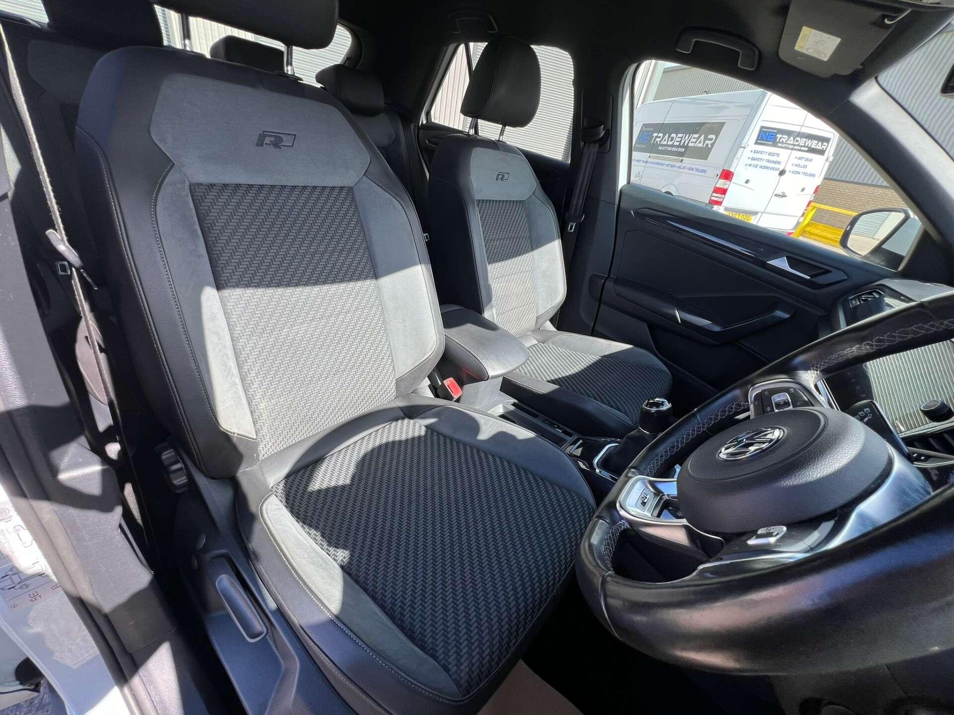 Volkswagen T-Roc view 32