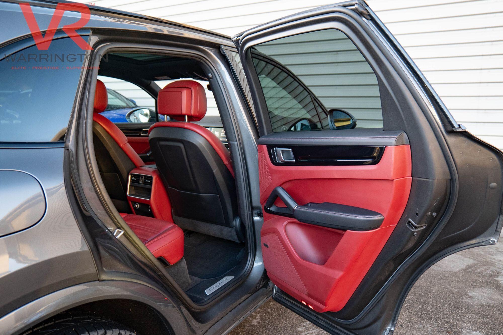 Porsche Cayenne view 39
