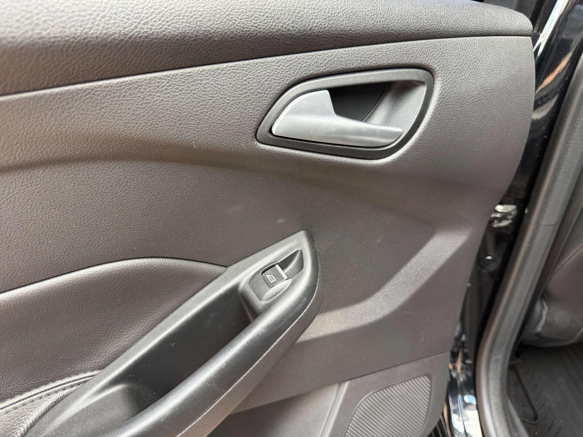 Ford Focus view 66