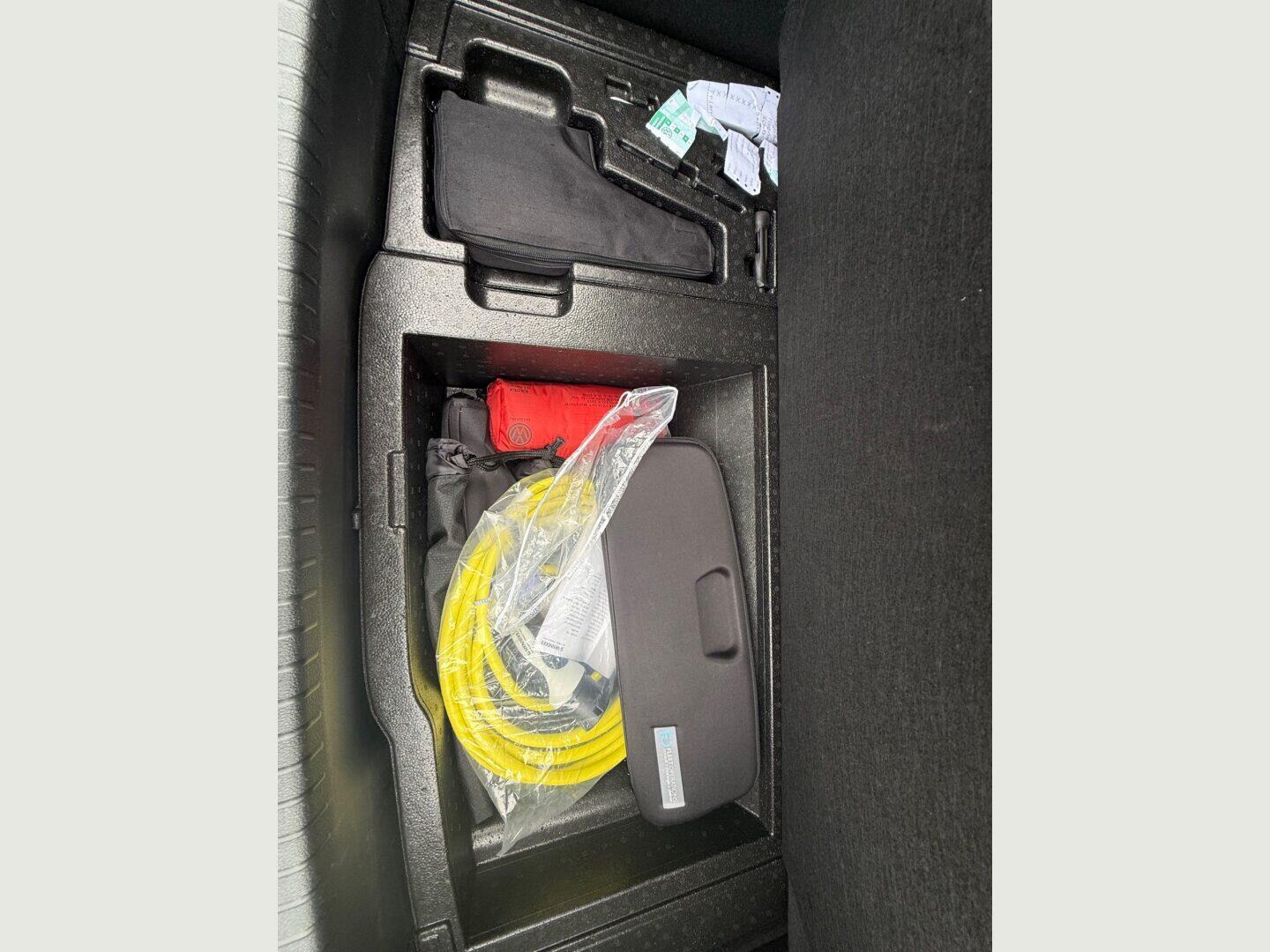 Volkswagen Passat view 22
