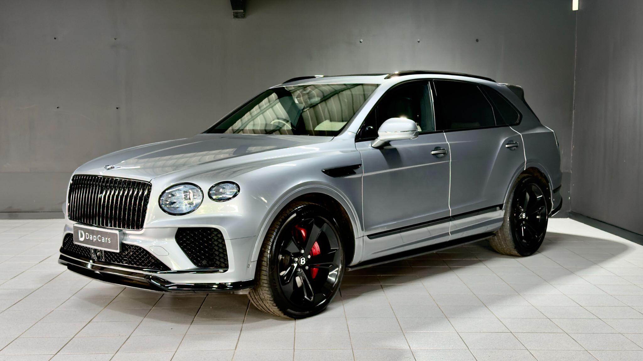Bentley Bentayga view 18
