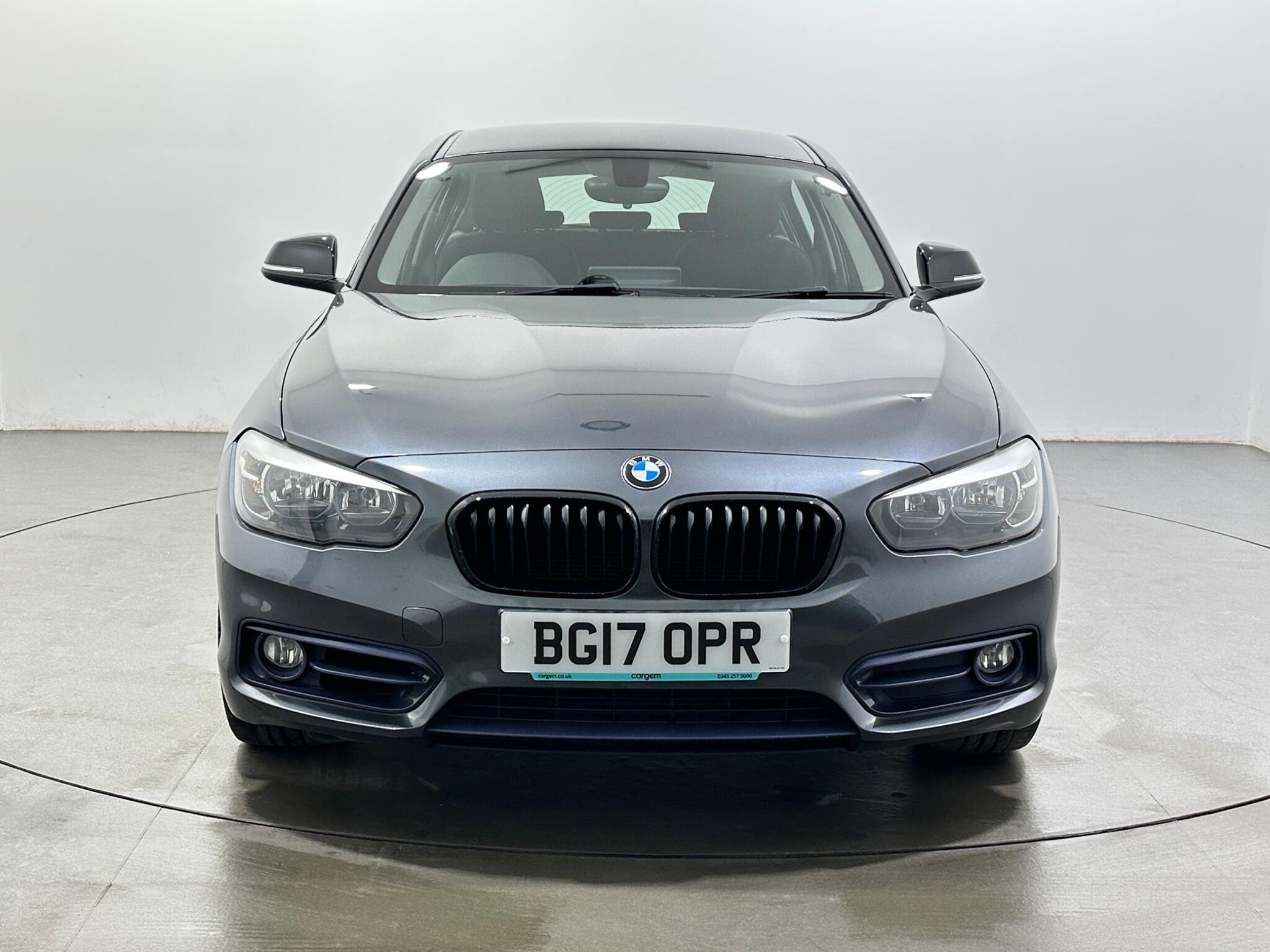 BMW 1 Series view 3