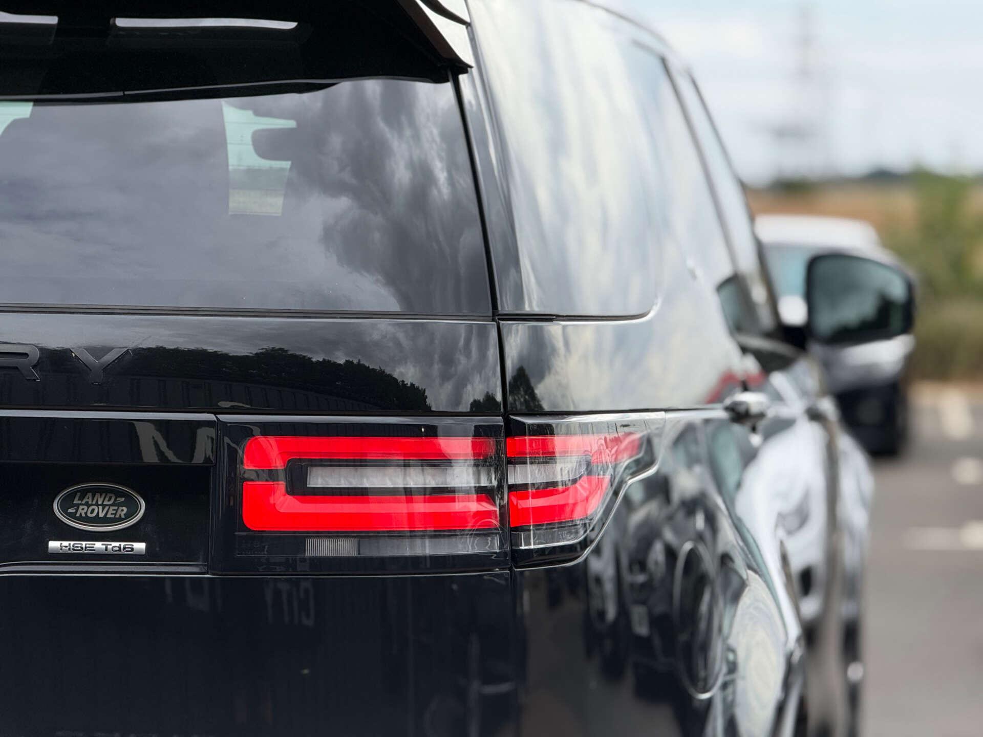 Land Rover Discovery view 25