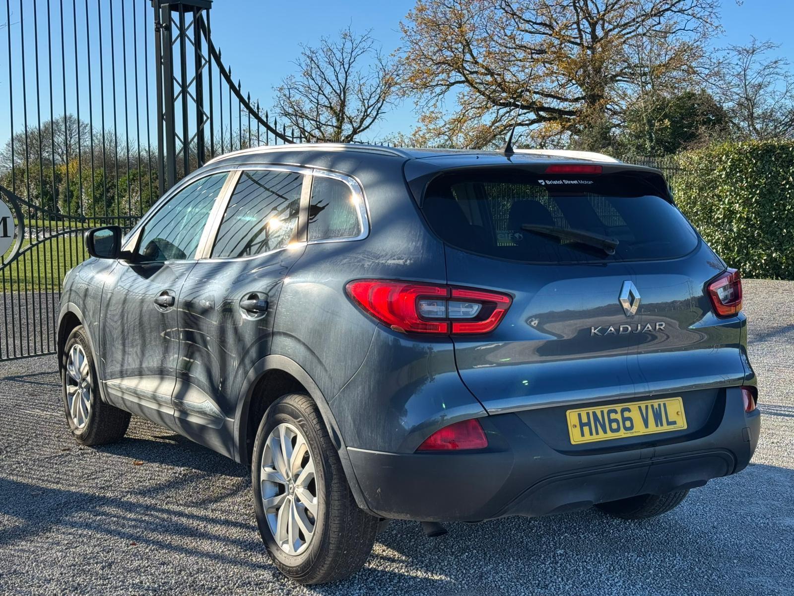 2016 Renault Kadjar 1.2 TCe Dynamique Nav Euro 6 (s/s) 5dr • 47,000 miles image 4