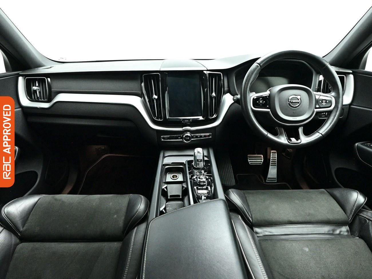 Volvo XC60 view 2