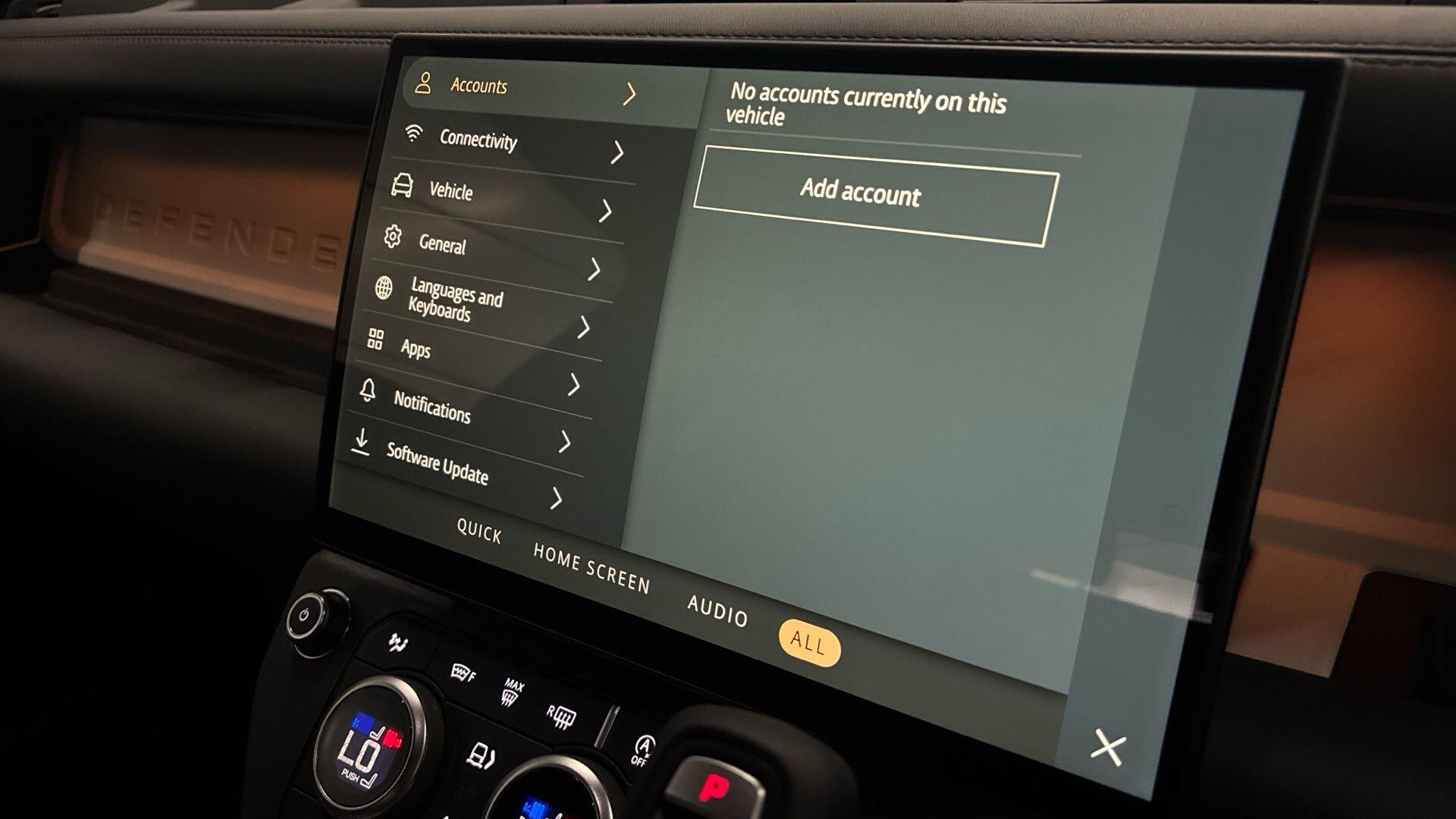 Land Rover Defender view 36