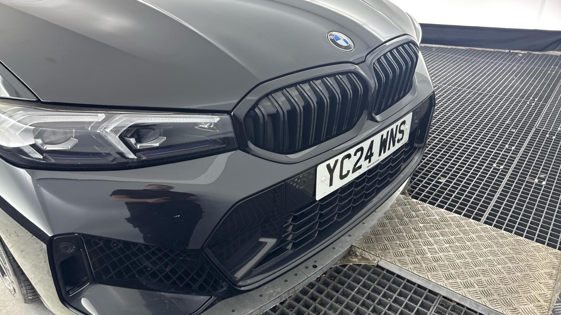 BMW 3 Series view 27