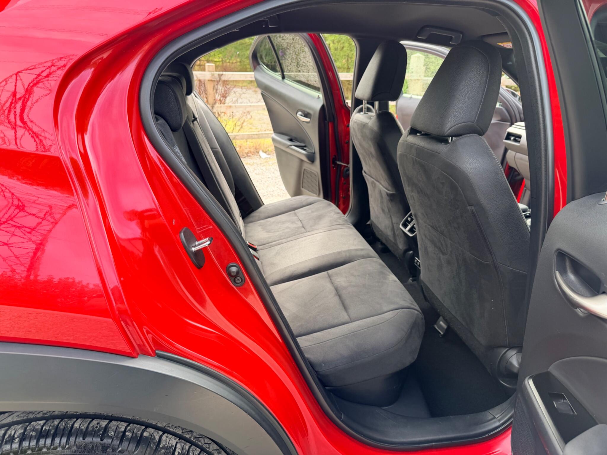 Lexus Ux view 19