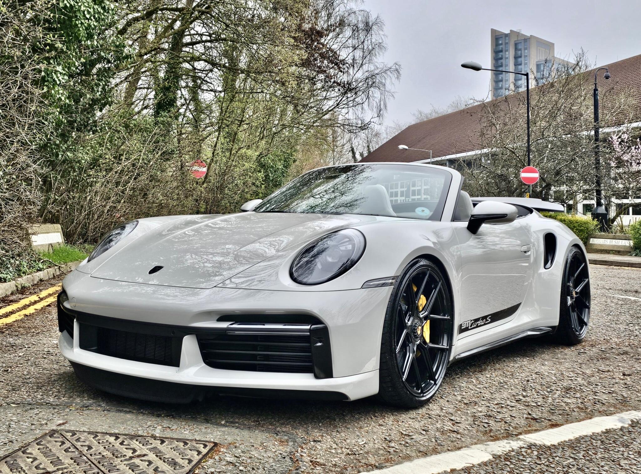 Porsche 911 view 28
