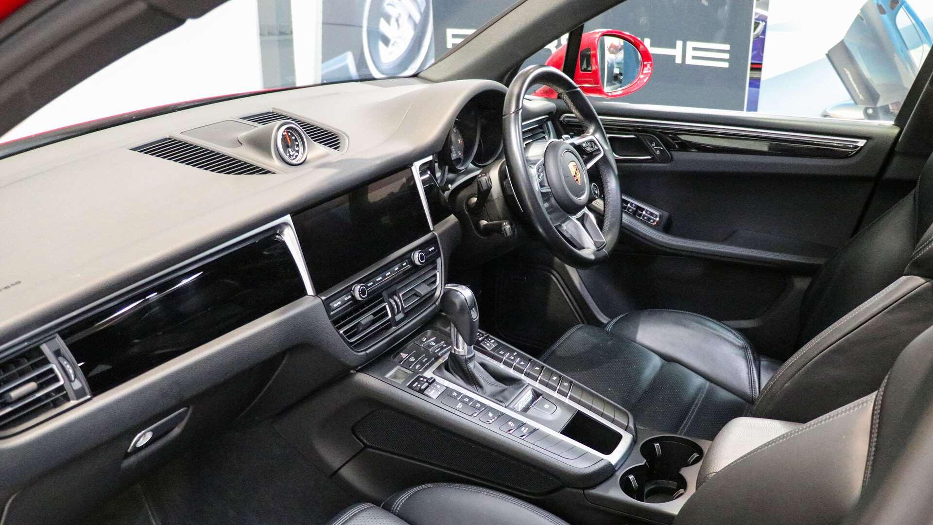 Porsche Macan view 5