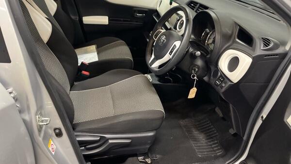 Toyota Yaris view 11