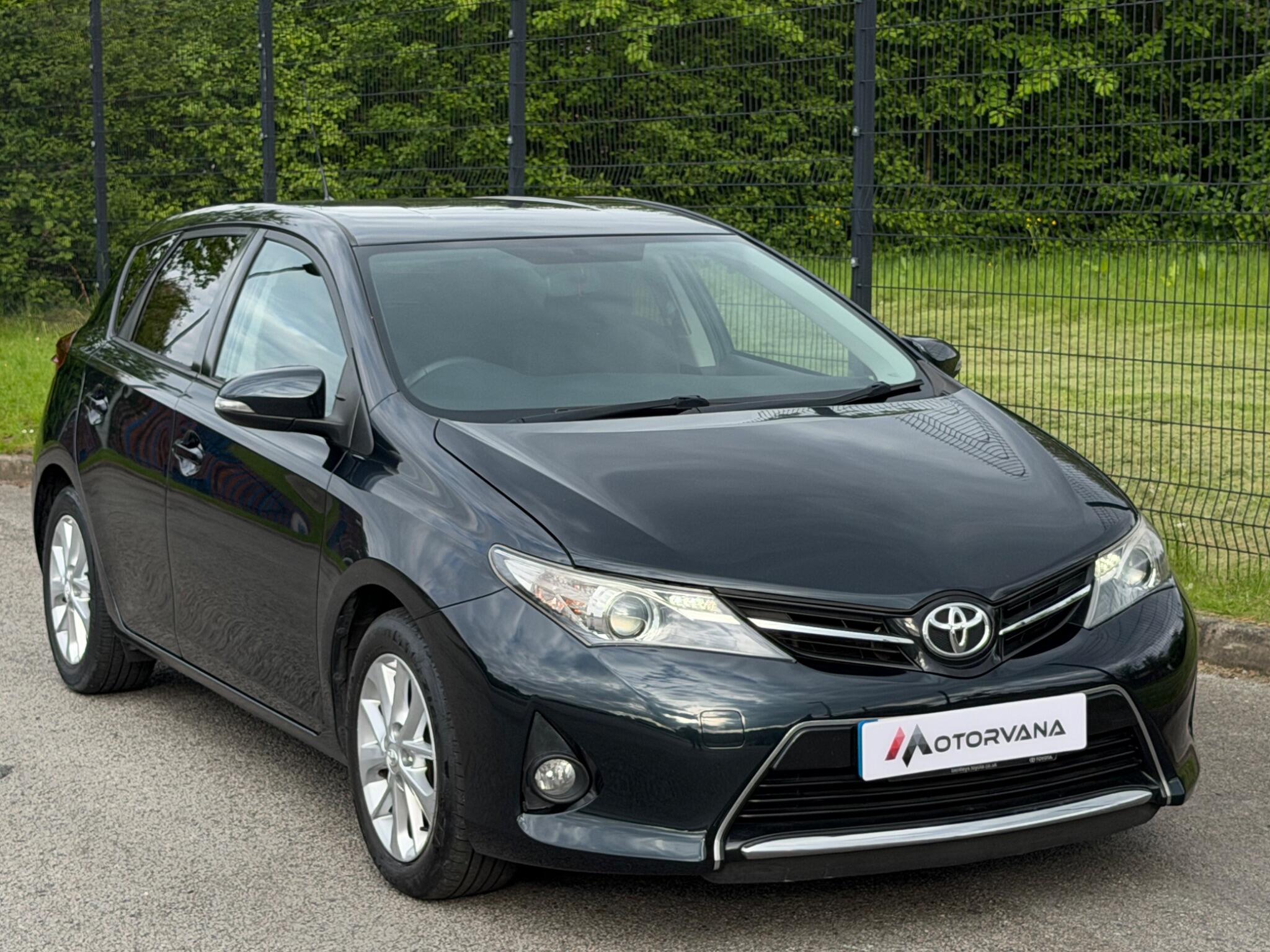 Toyota Auris view 5