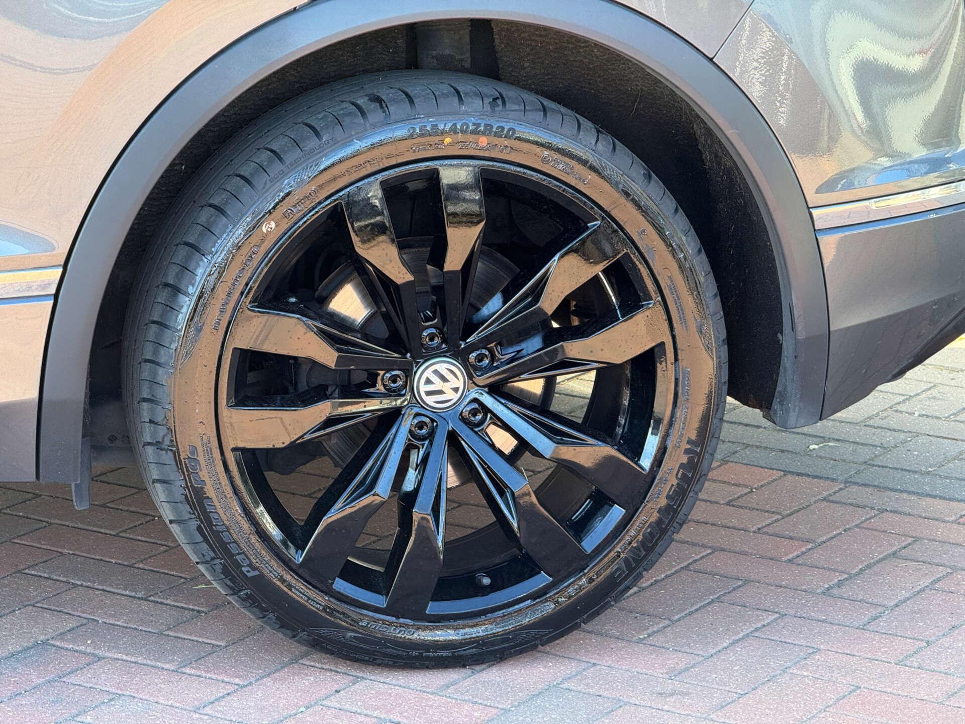 Volkswagen Tiguan view 10