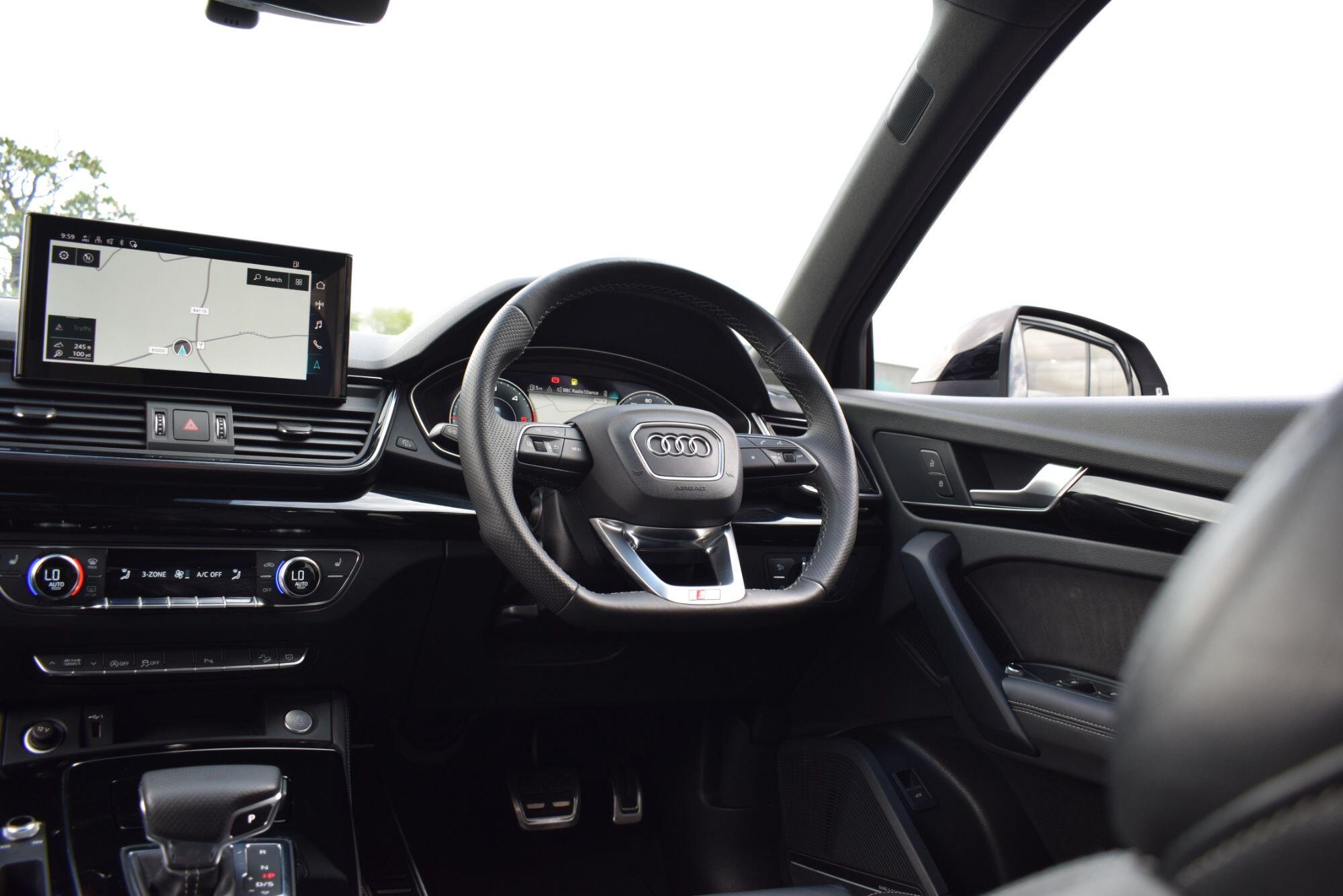 Audi Q5 view 23