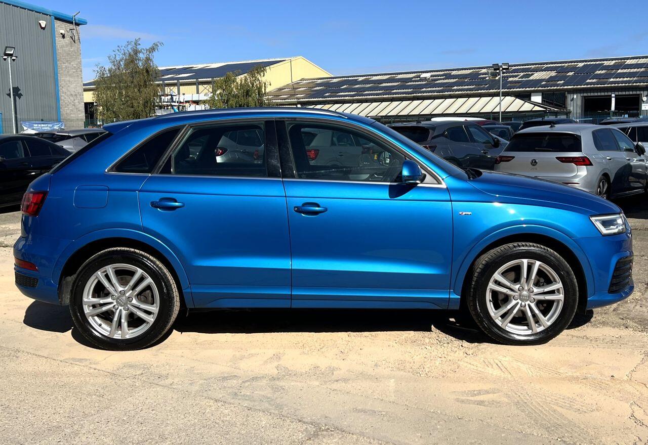 Audi Q3 view 7