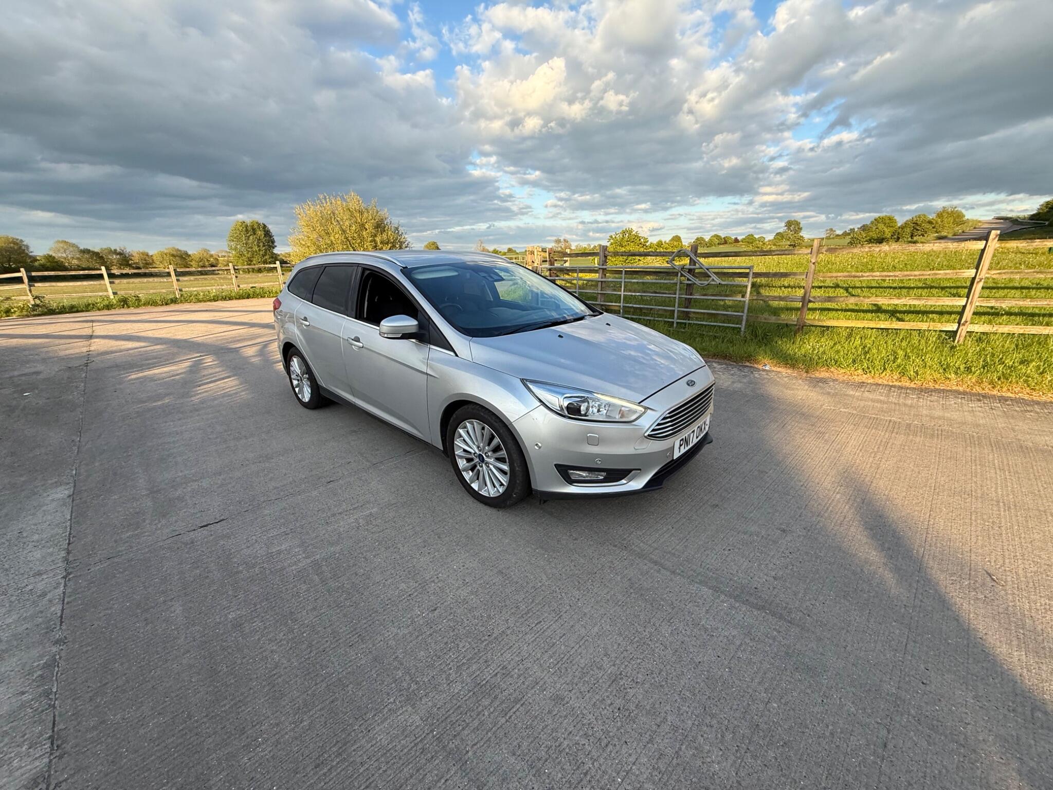 Ford Focus 1.5T EcoBoost Titanium X Euro 6 (s/s) 5dr — photo 8 of 126