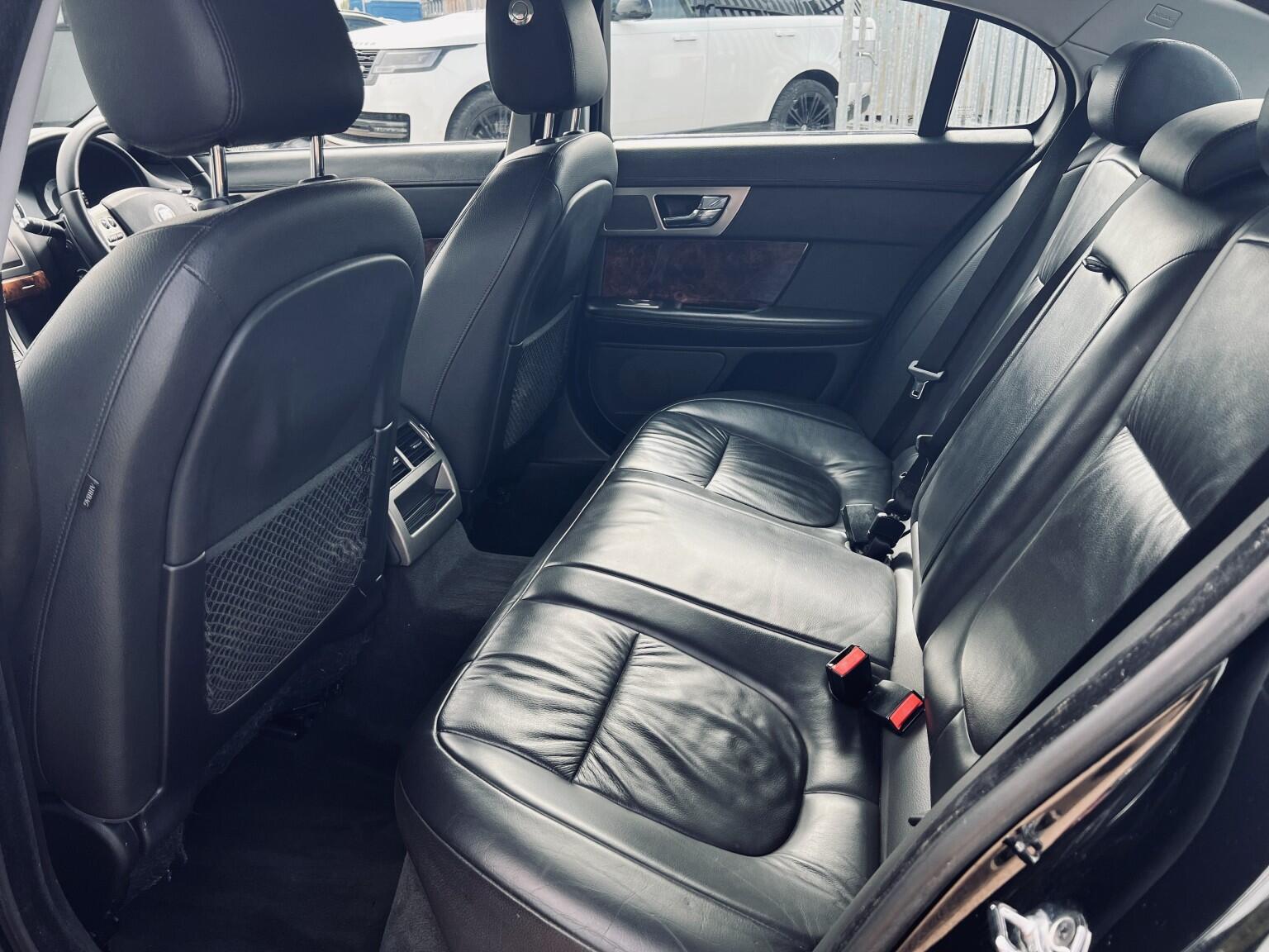 Jaguar XF view 25