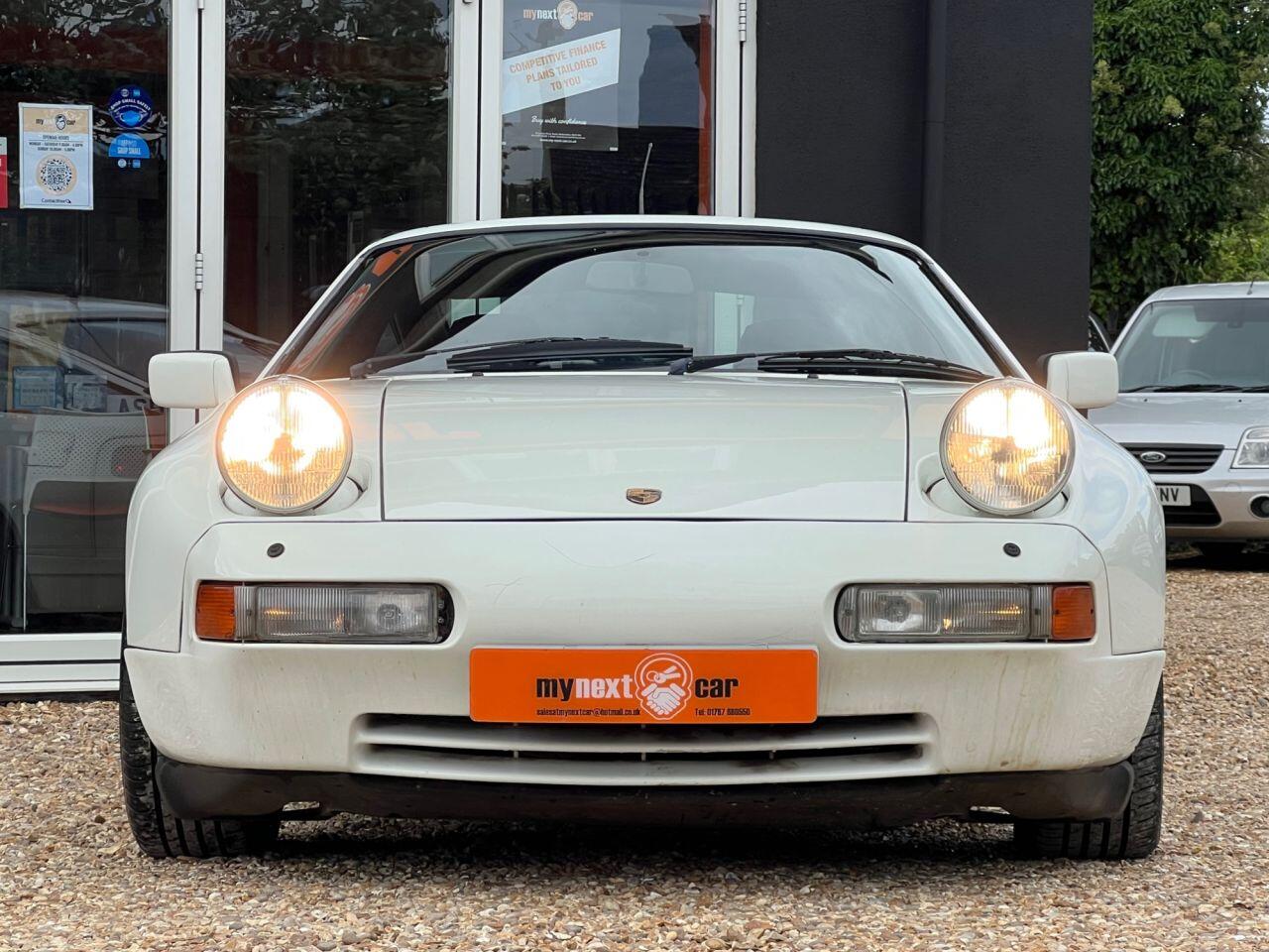 Porsche 928 view 2