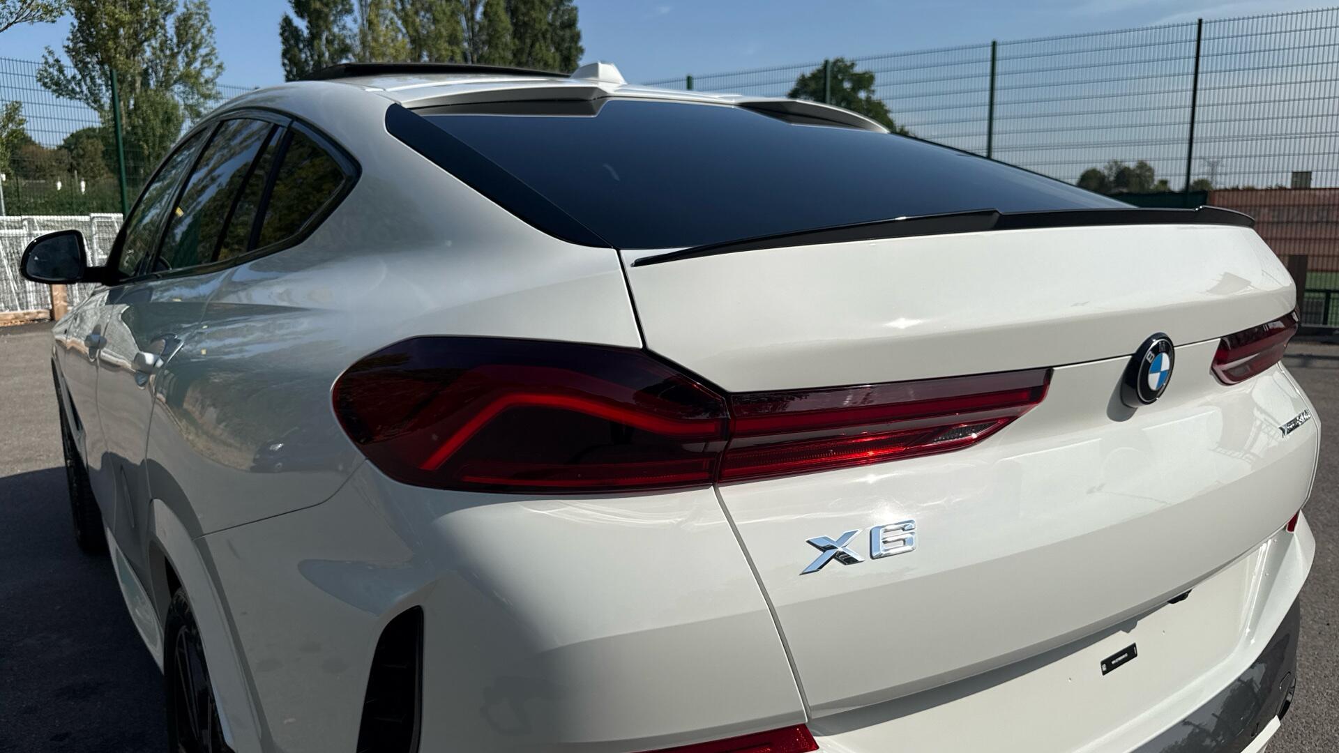 BMW X6 view 22