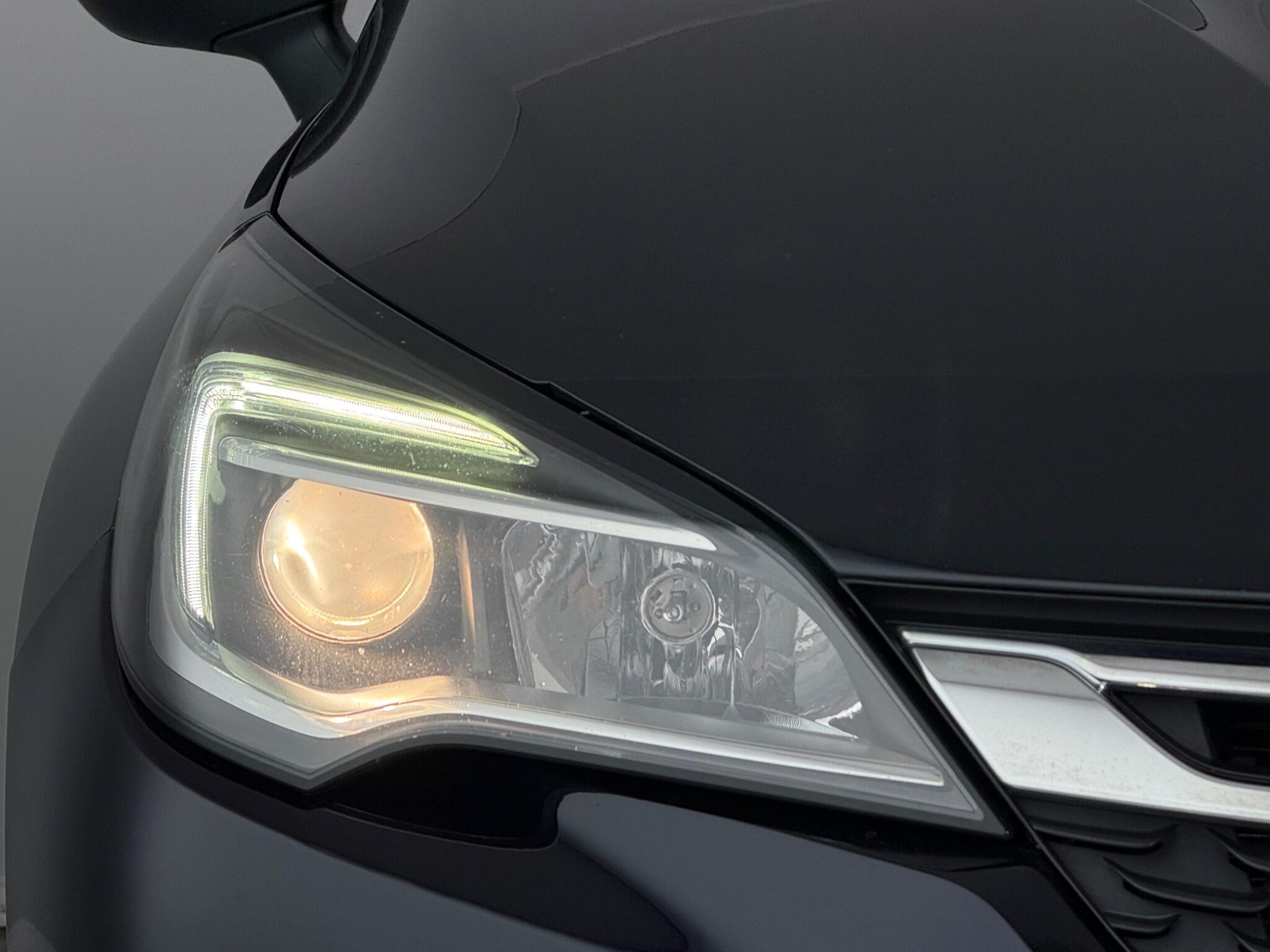 Vauxhall Astra view 4