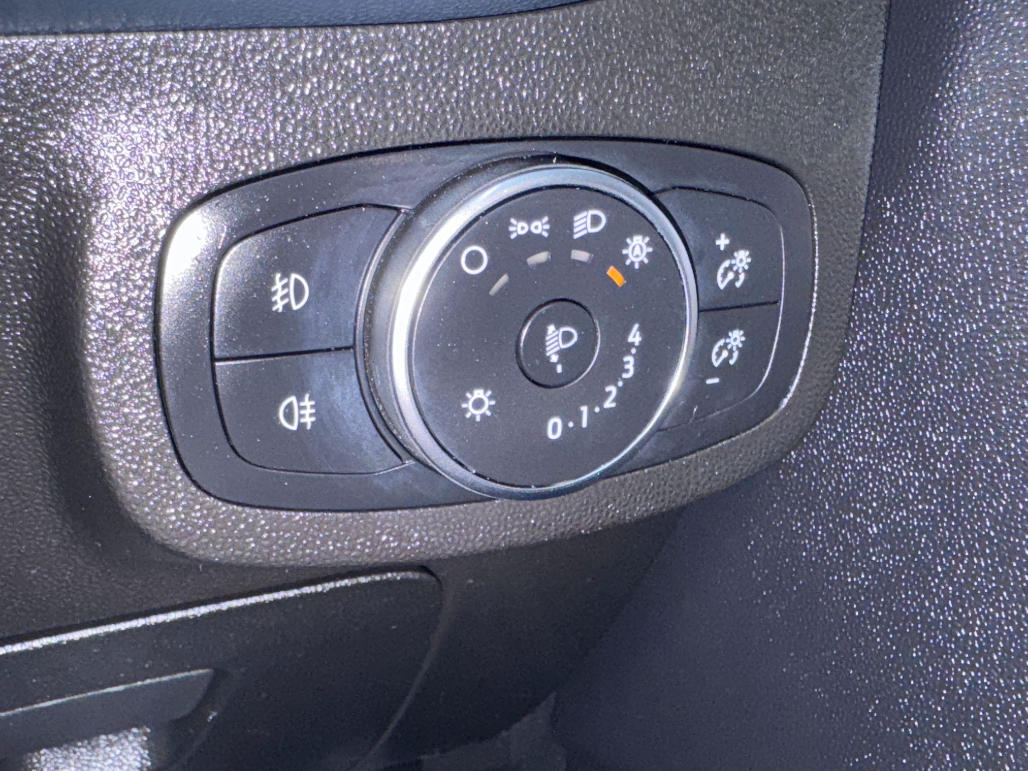 2018 Ford Fiesta image 34