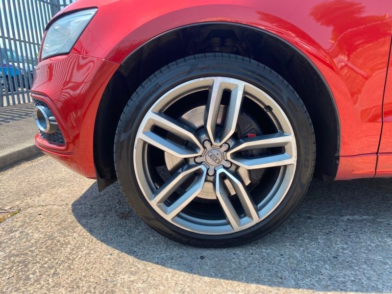 2013 Audi SQ5 image 30