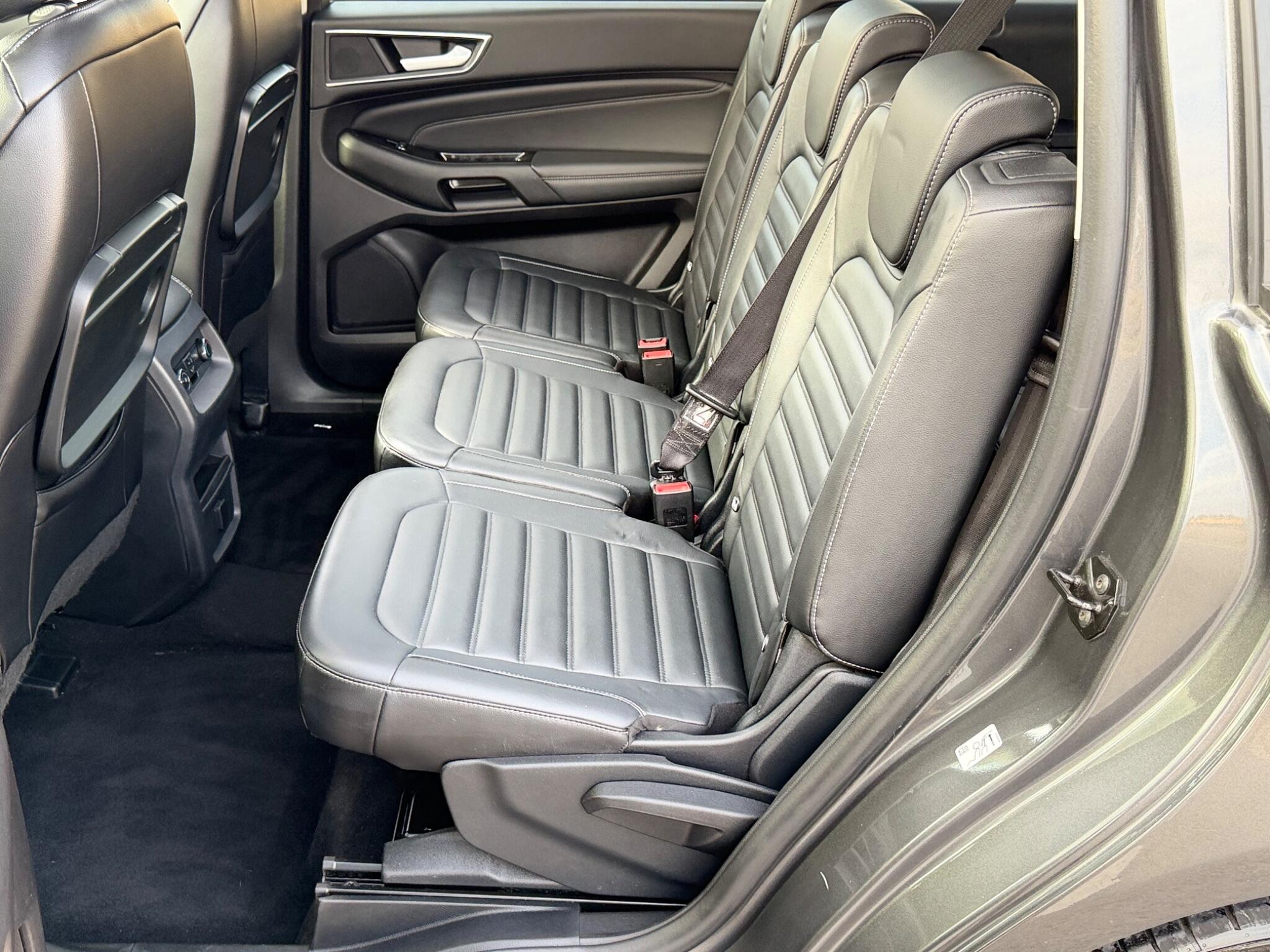 Ford Galaxy view 19