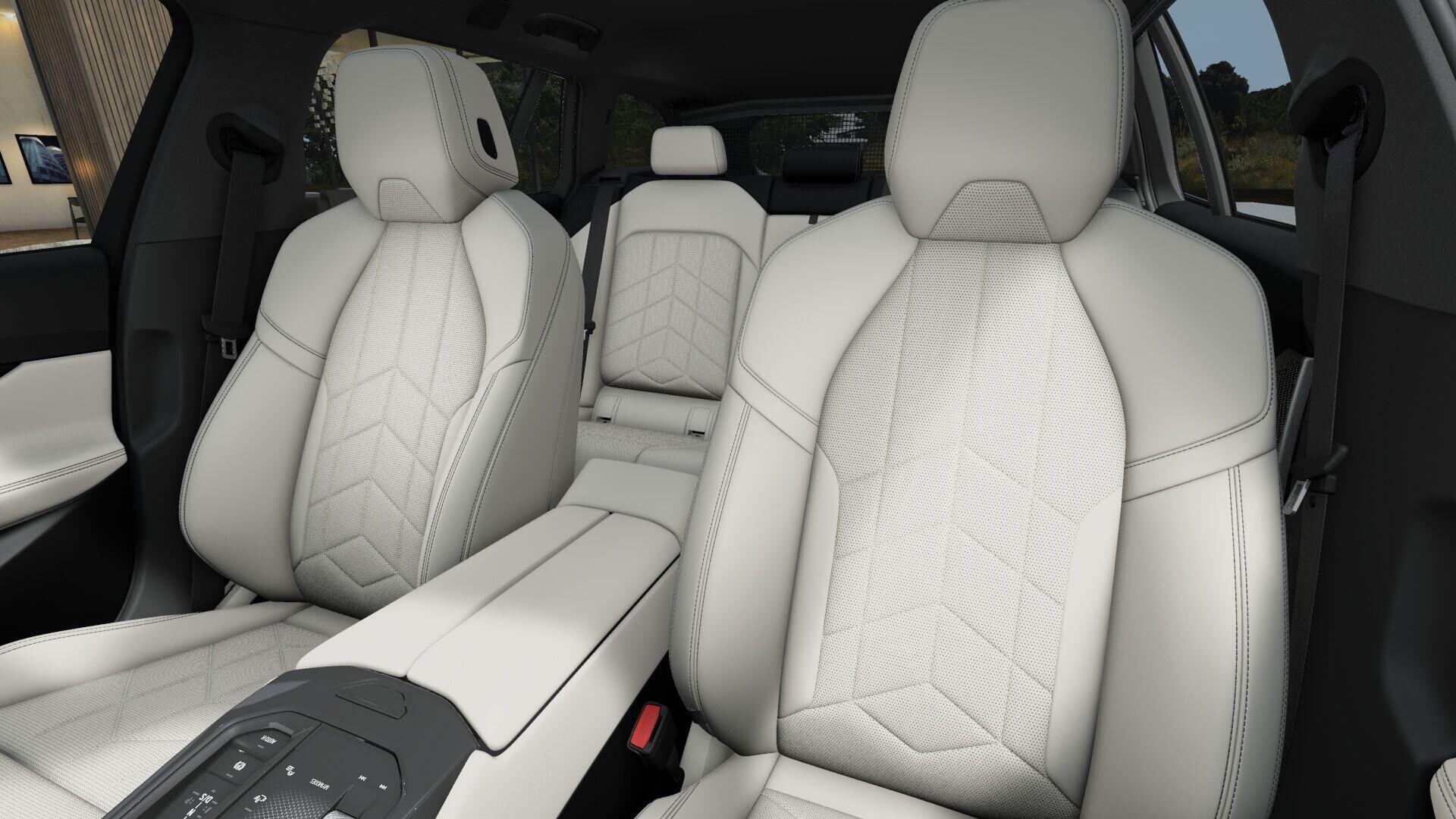 BMW 5 Series view 11