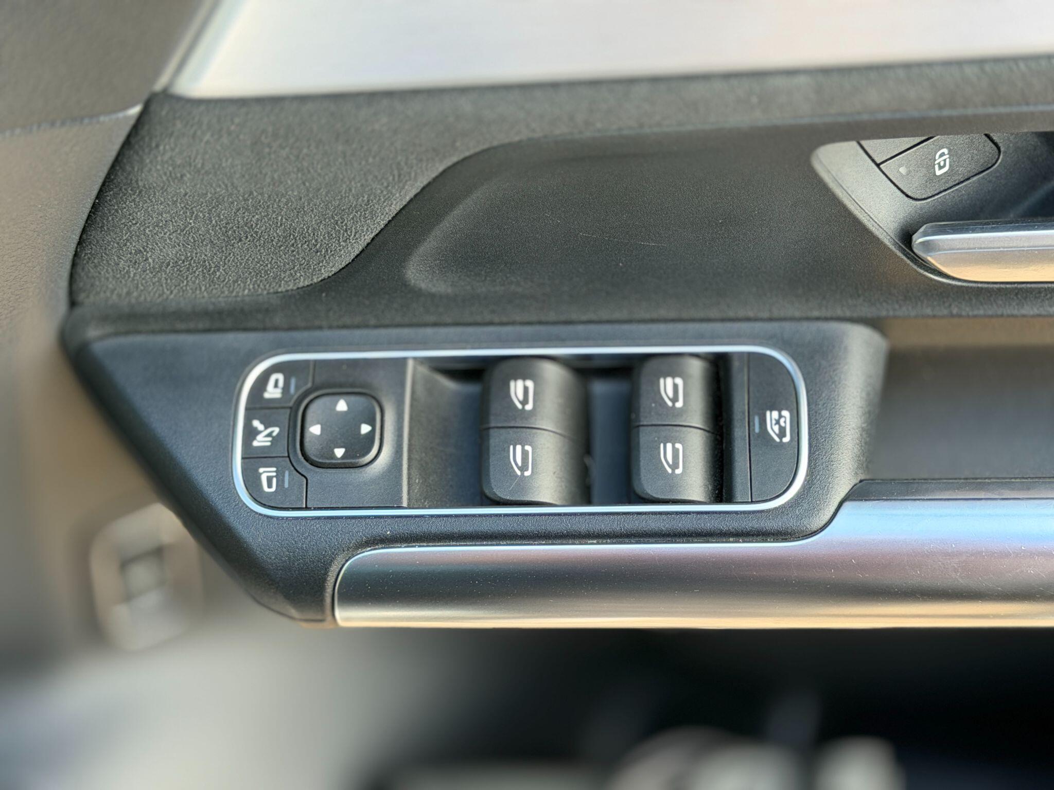 Mercedes-Benz EQA view 36