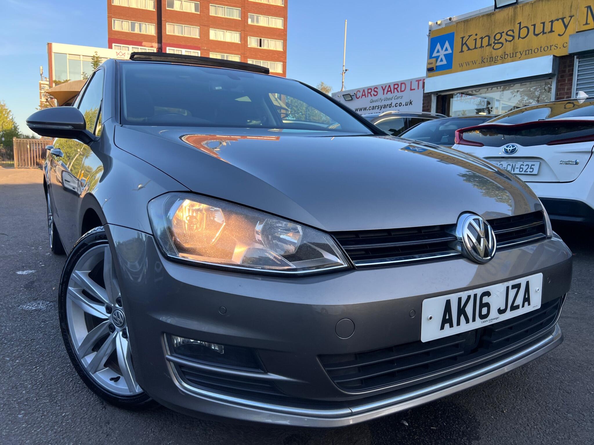 Volkswagen Golf view 5